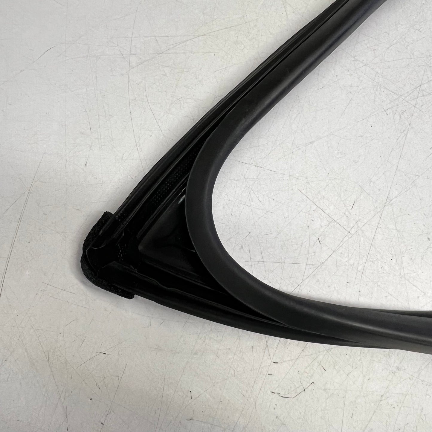 KIA Genuine Oem Run Front Driver Wdo 2021-2024 Kia K5 Black 2531L3000