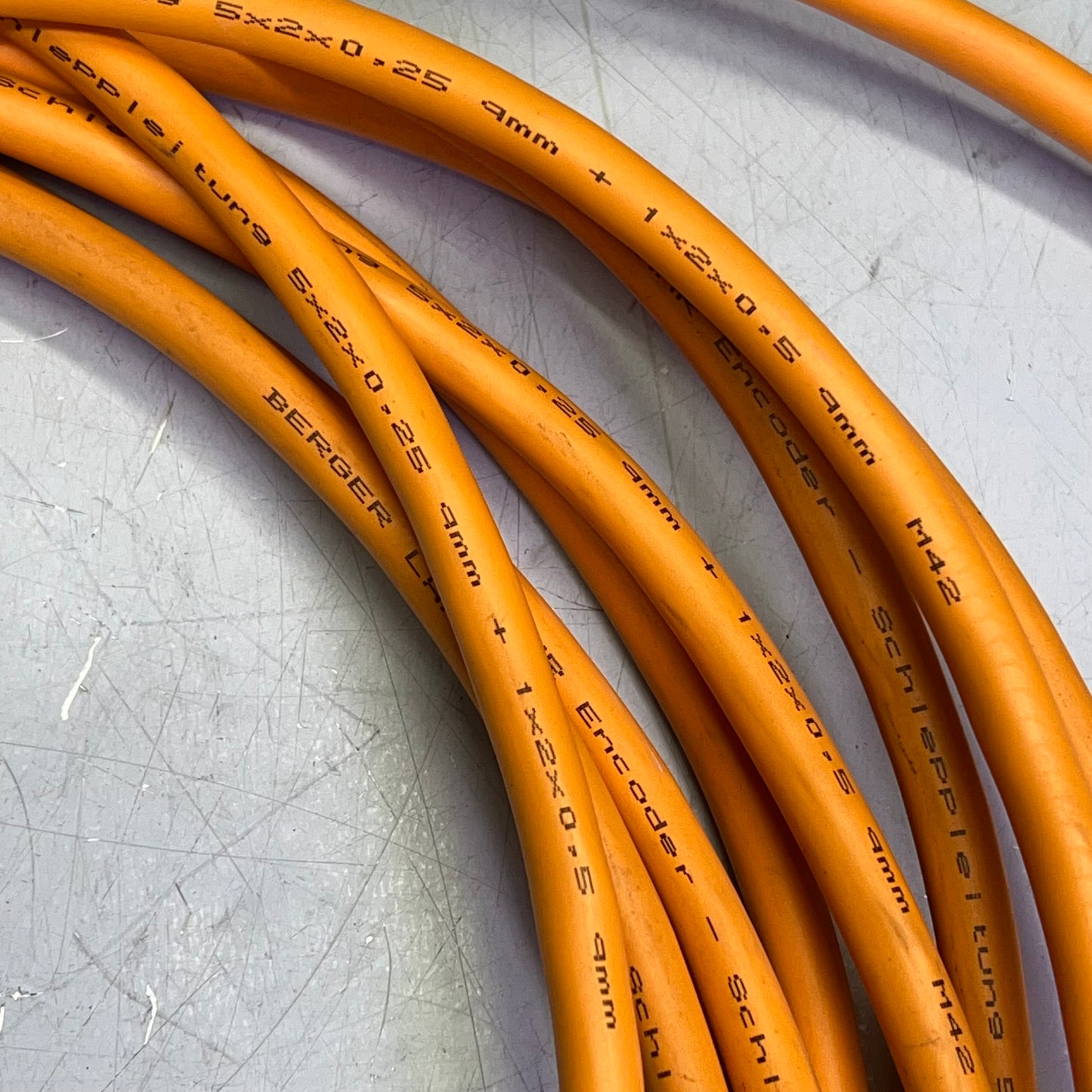 BERGER LAHR Schleppleitung Encoder 5x5x0.25 4mm + 1x2x0.5 4mm Orange M42