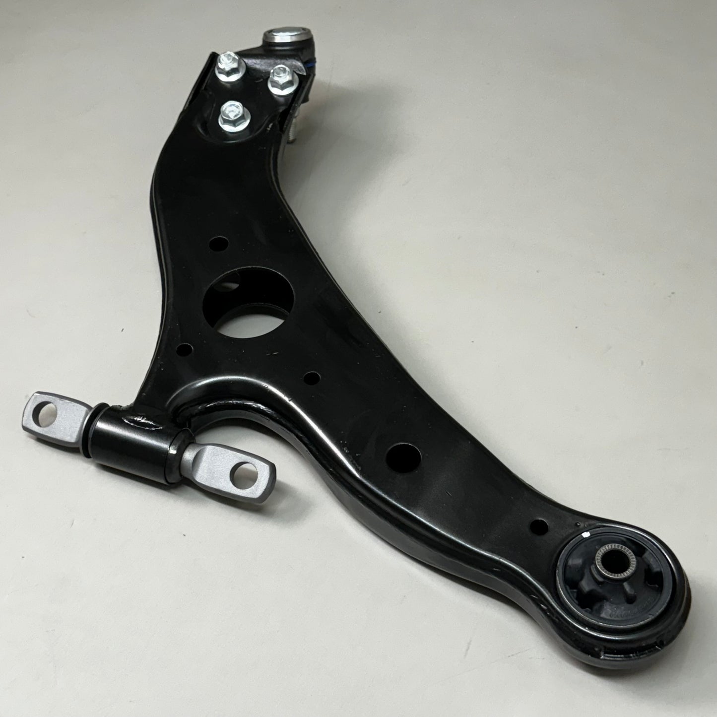 CARQUEST Suspension Control Arm & Ball Joint Assembly Toyota Sienna 810-690442B