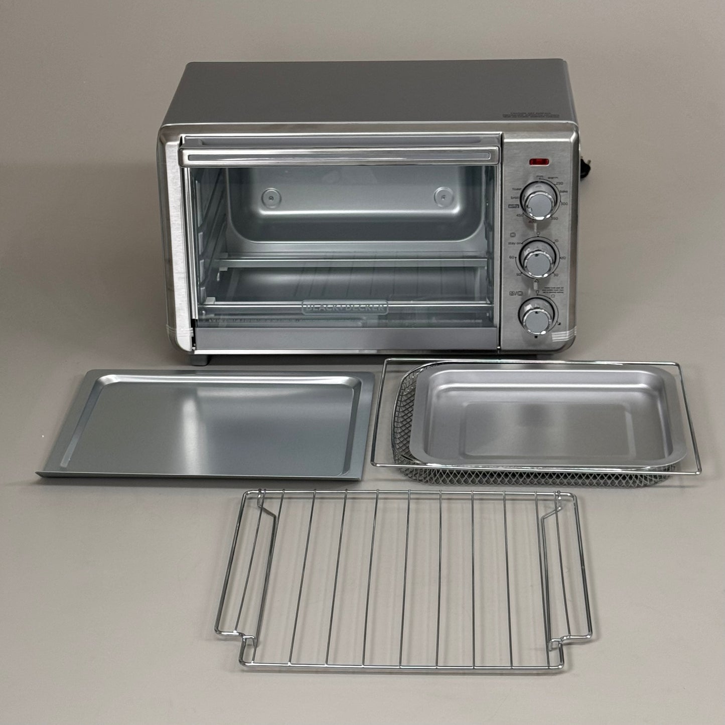 ZA@ BLACK & DECKER 6-Slice Crisp 'N Bake Air Fry Toaster Oven Silver TO3217SS (Store Returns)