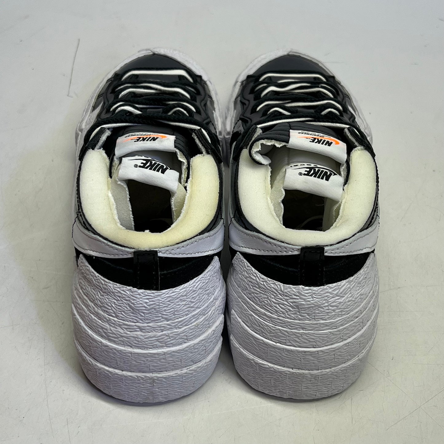NIKE Blazer Low X Sacai Black Patent Leather Shoes Men's Sz 12 Black/White DM6443 001