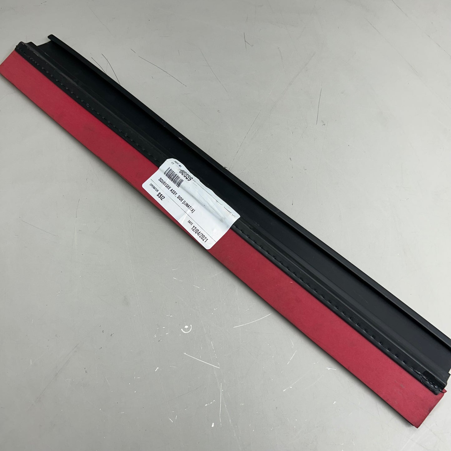 LINATEX Side Assy Squeegee Tennant Replacement 23" Red/Black 86859 (New Other-Shelf Wear)