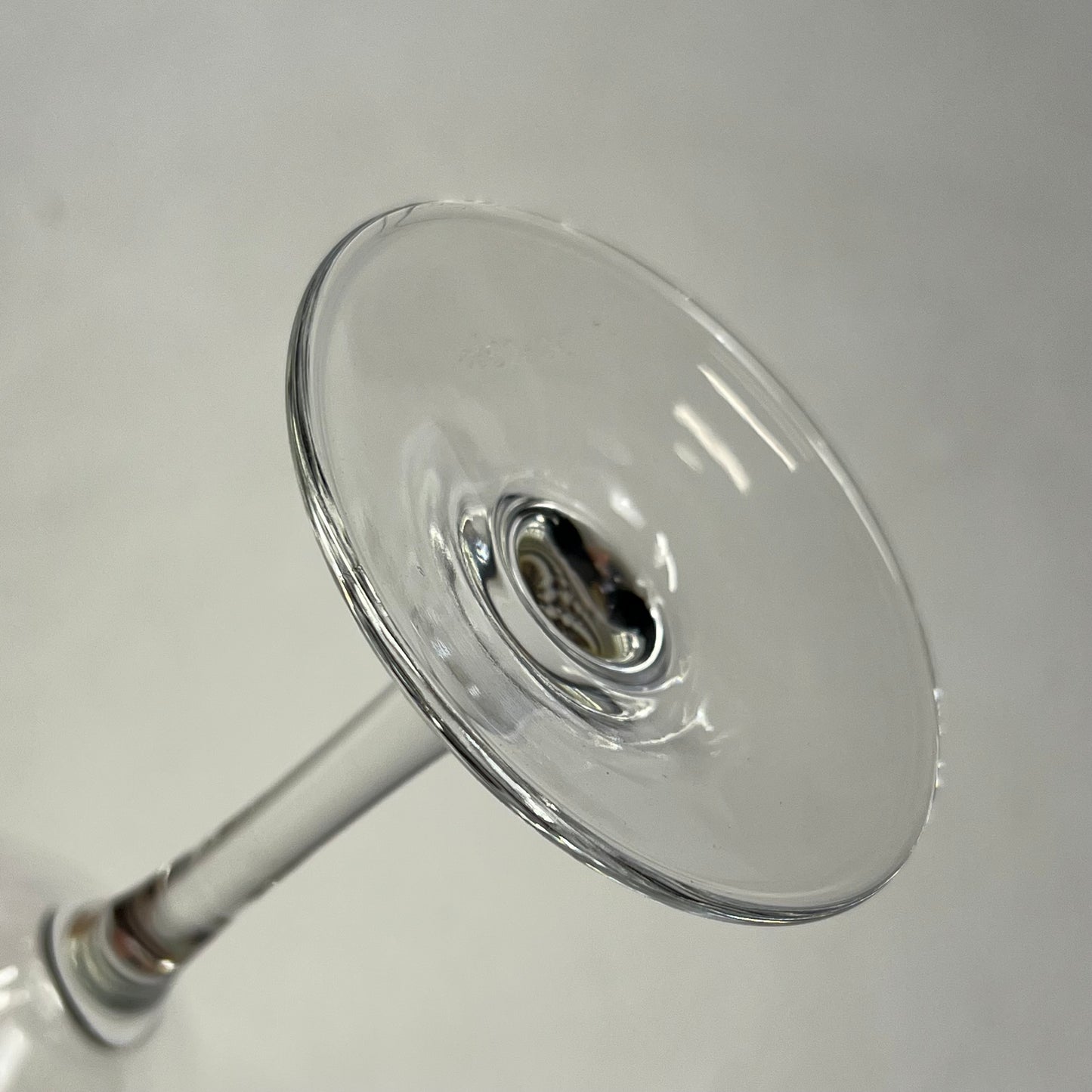 ZA@ ARCOROC Mineral Wine Glass Elevated Bowl 15 oz Clear H2318