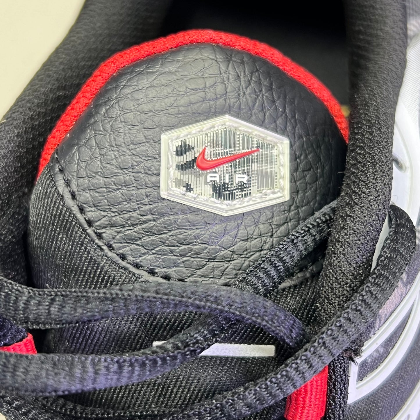 NIKE Air Max Plus SE Remix Pack Sneaker Men's Sz 11 (Pre-Owned)