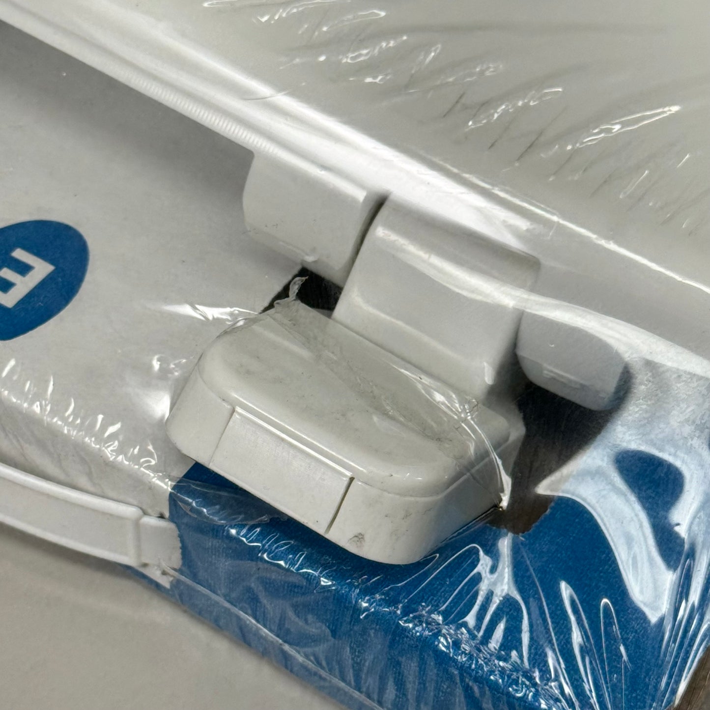 BEMIS Mayfair Slow Close Toilet Seat & Lid Elongated Shape White 147SLOW 000