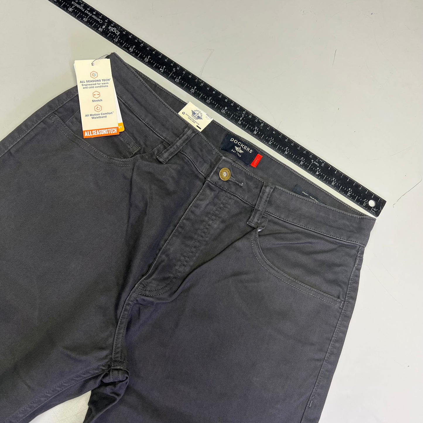 DOCKERS All Seasons Tech Straight Fit Jean Cut Pant Men's Sz 32x32 Steelhead