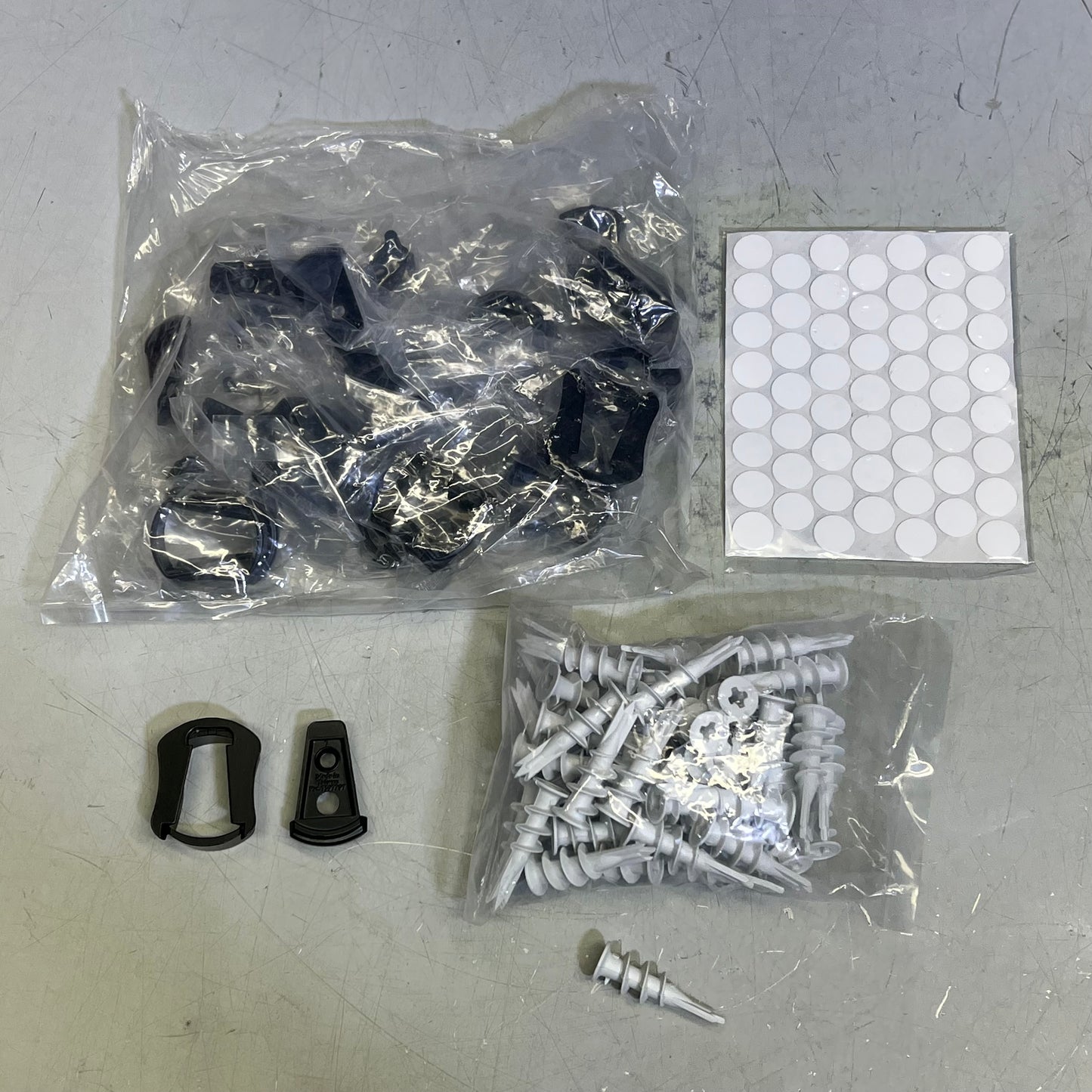 ZA@ (LOT OF 2) Assorted Hardware For Closet//Hanging Hardware (See Images) Black/White