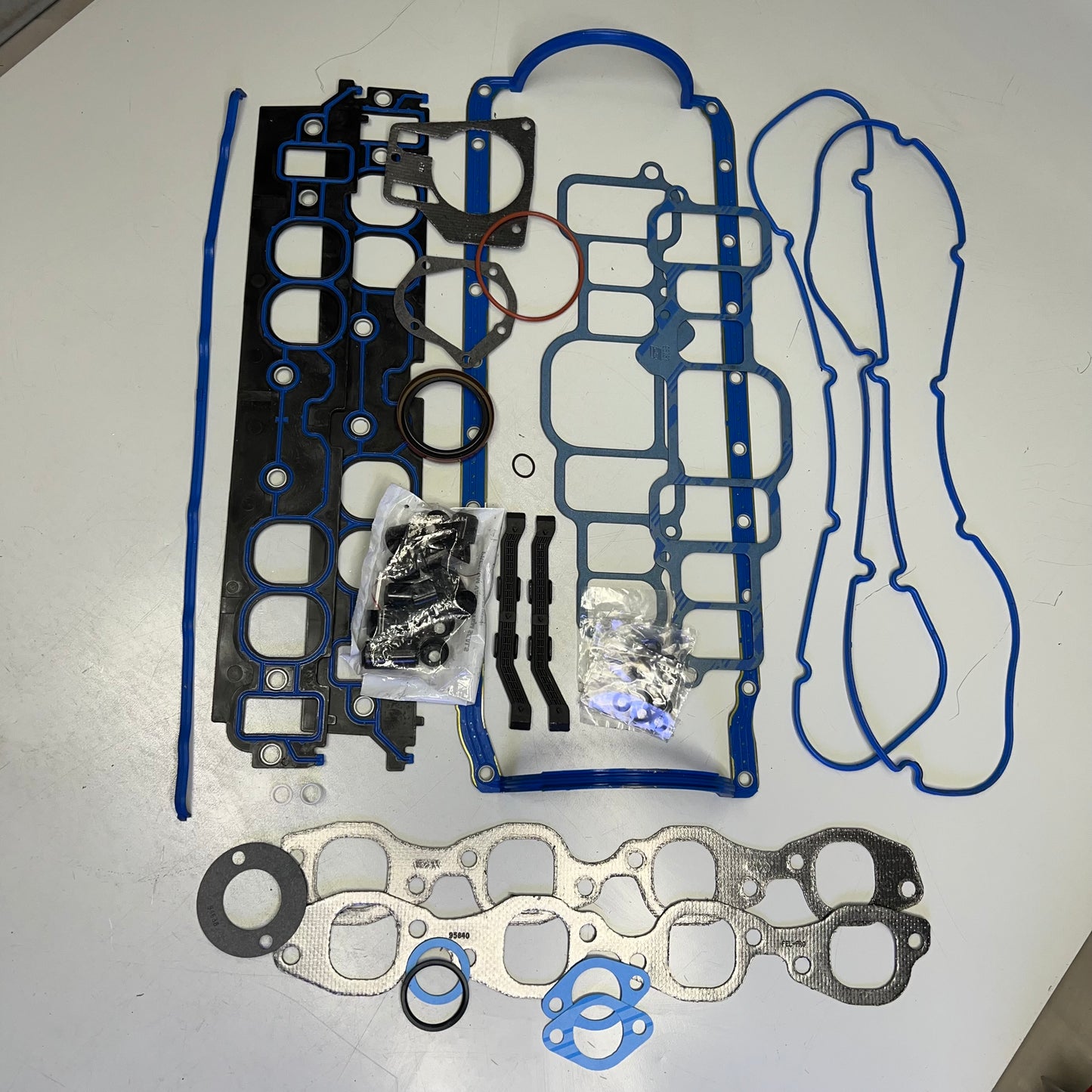 FEL-PRO Engine Gasket Set For Chevrolet & GMC Vehicles 260-1932