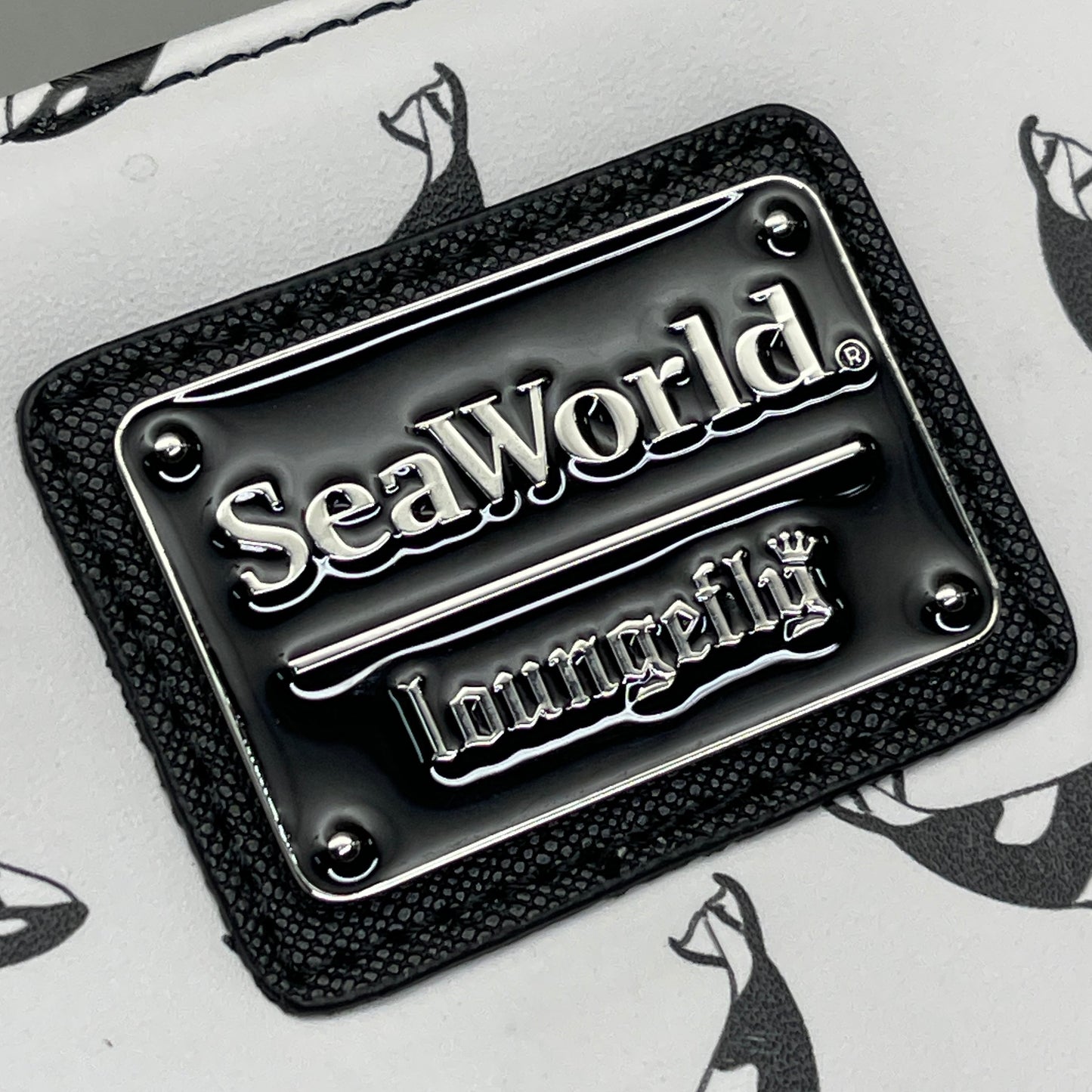 LOUNGEFLY X SEAWORLD Toss Orca Wallet Zip Black & White NEW