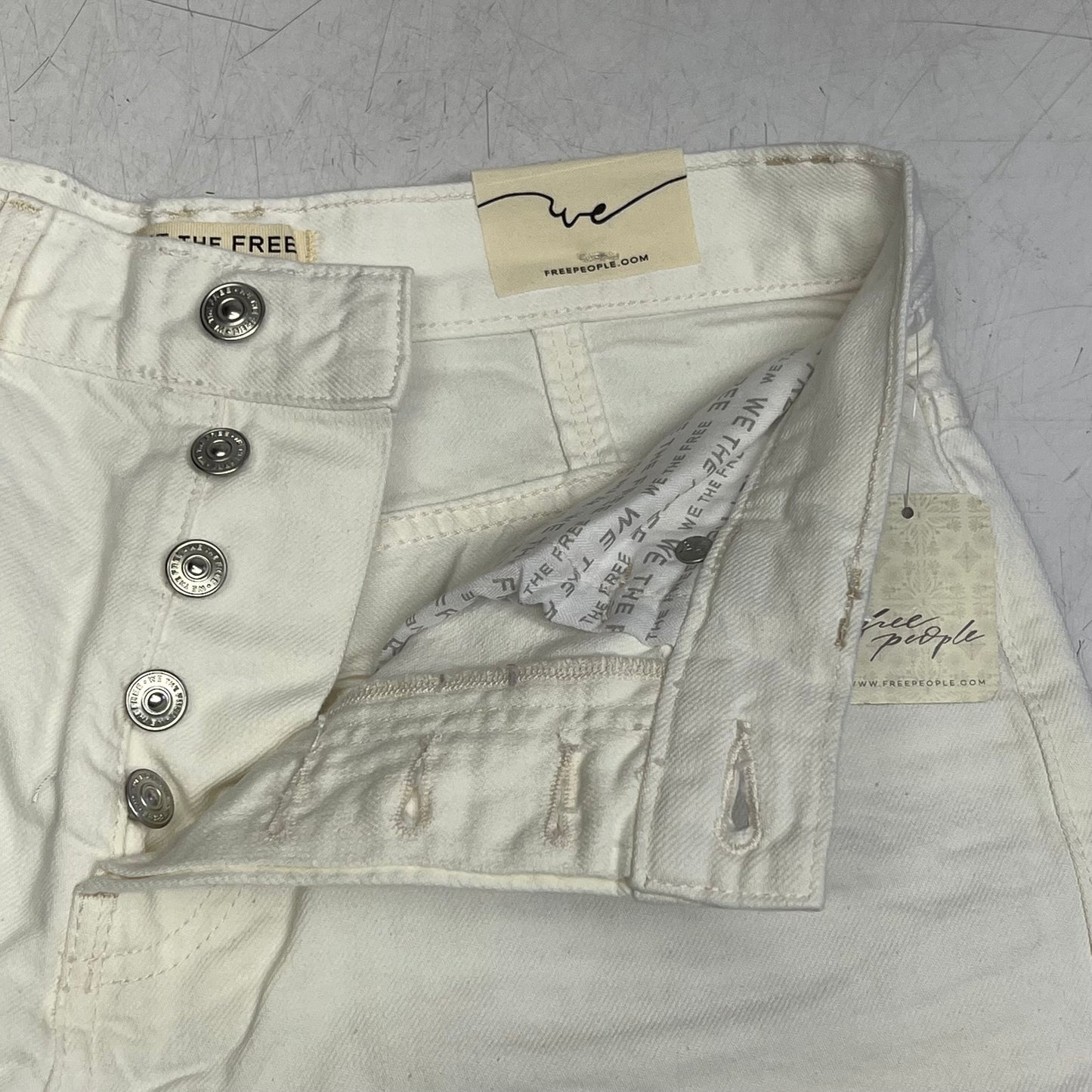FREE PEOPLE We the Free Montana Shorts Knee Length Women's sz 27 White OB2181075
