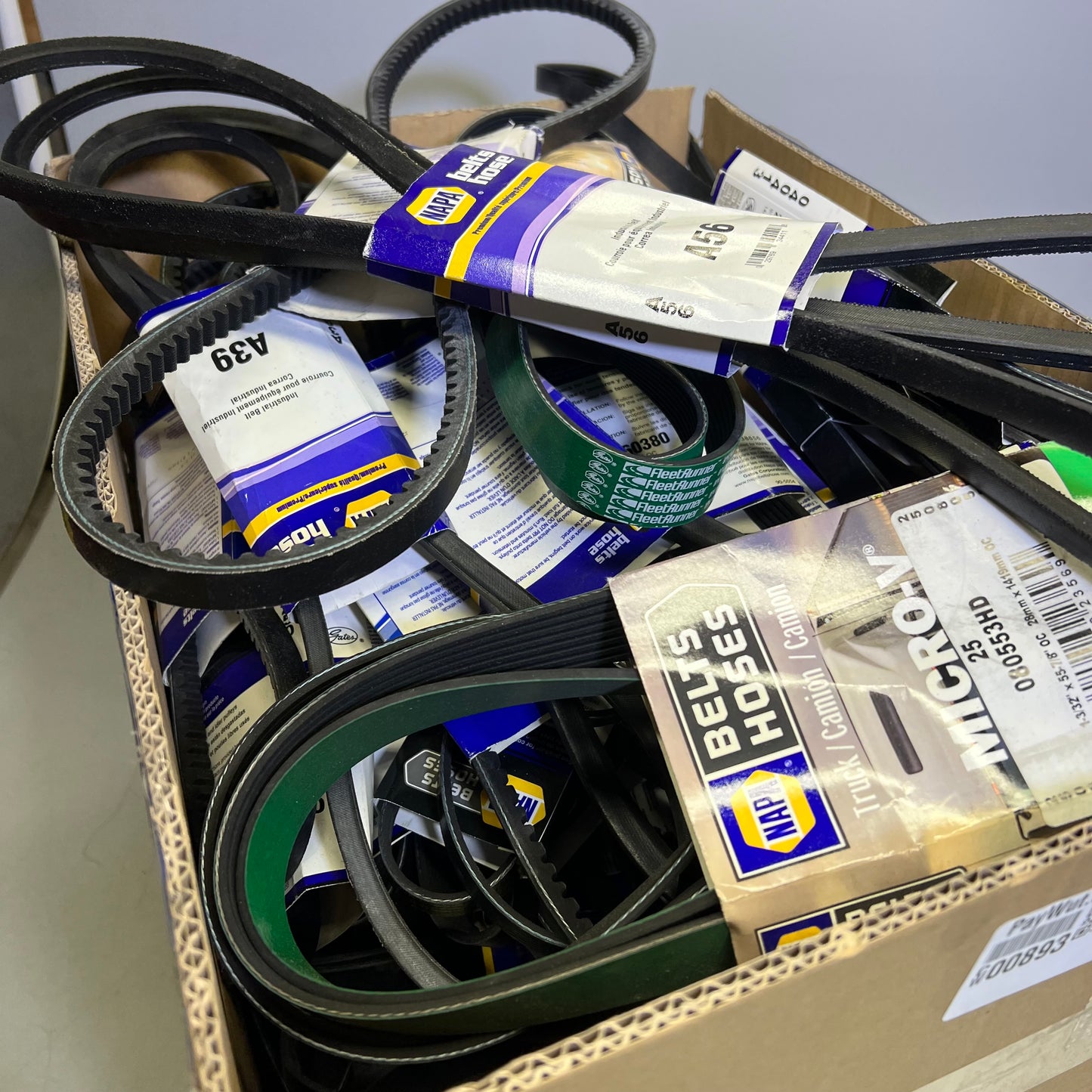 ZA@ NAPA (22.9 POUNDS) Assorted Box of Serpentine / V-Belt Parts Black