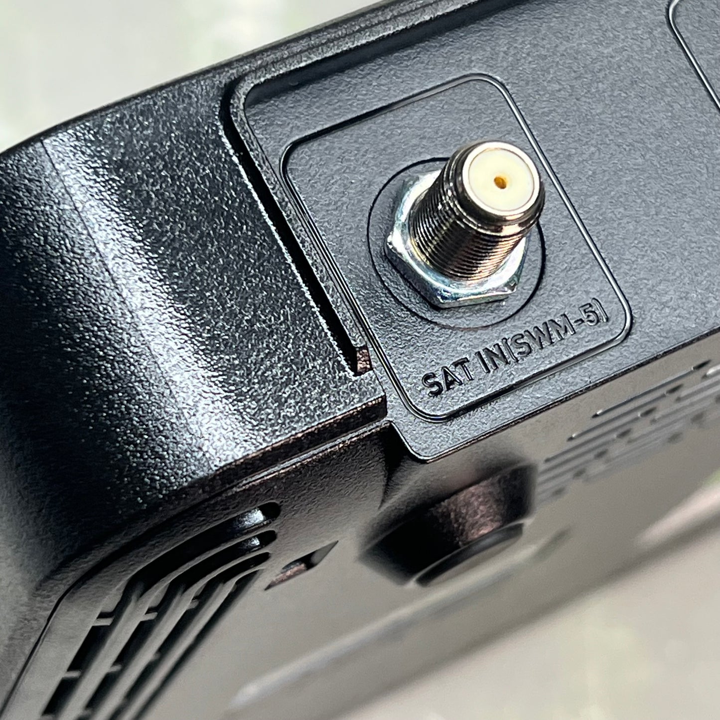 DIRECT TV Easy Connecting Receiver Box Dual Core 4K & HDR Feature Black HR54-500