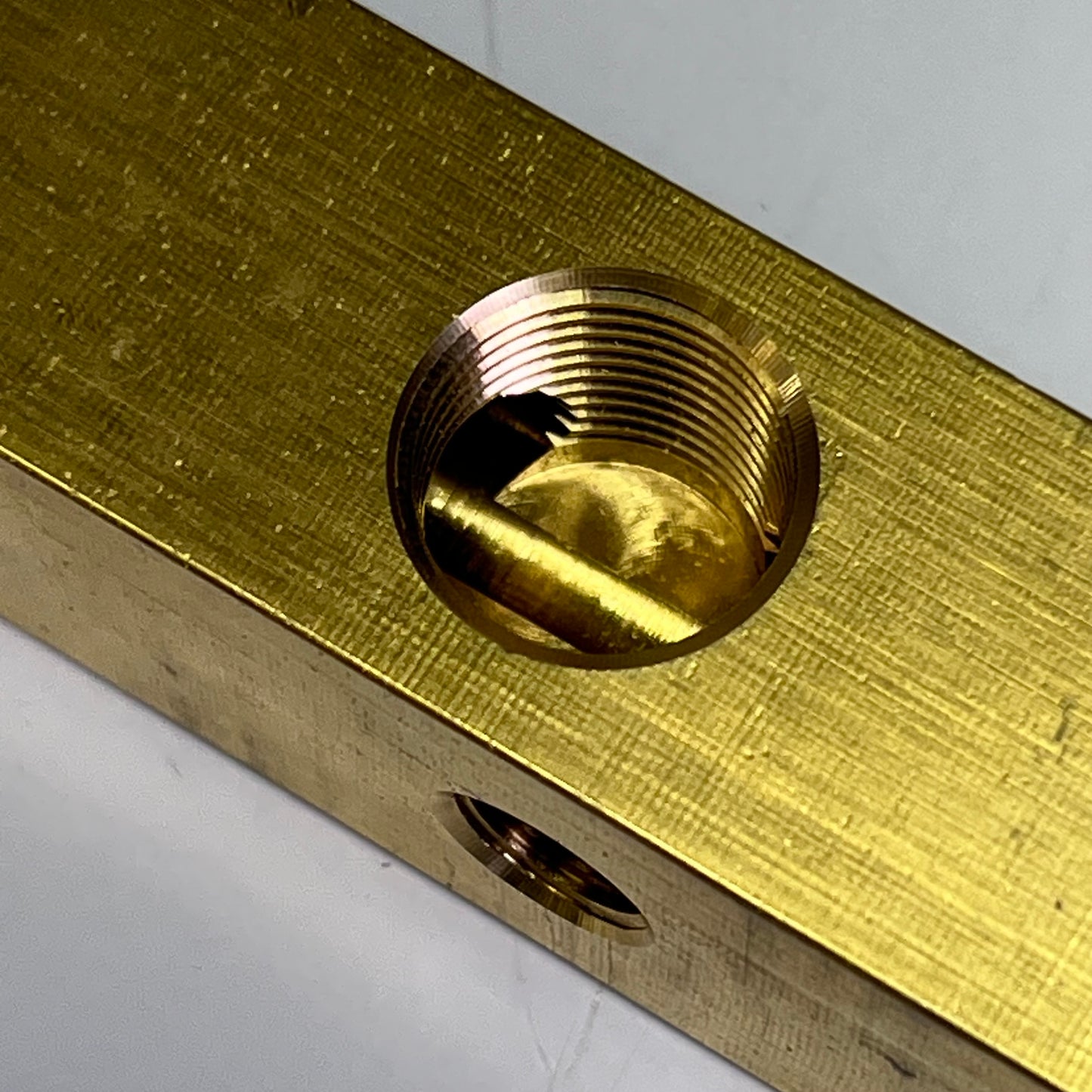 UNIVERSAL Hi-Pressure Manifold Hydramaster HI-PSI Brass 3-3/4"Lx1"W 000-090-008