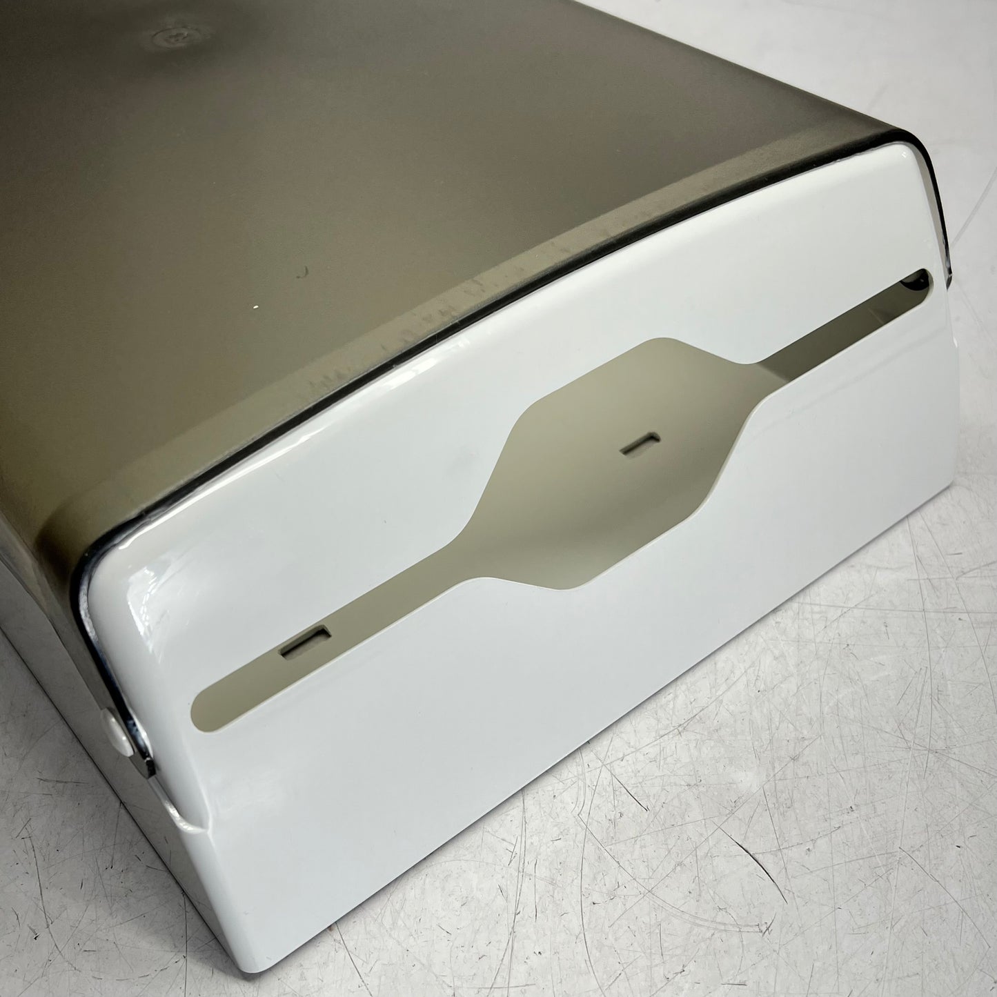 GEN  Folded Towel Dispenser 11" X 4 1/2" X 14" Holds 600 Towels Smoke GEN1608