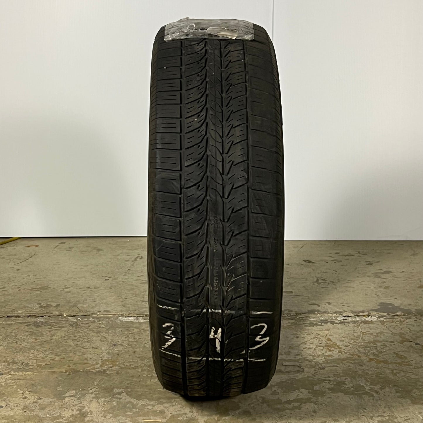 GENERAL All-Season Touring Tire Sz 235/65R18 106T Black ALTIMAX RT43 (Used)