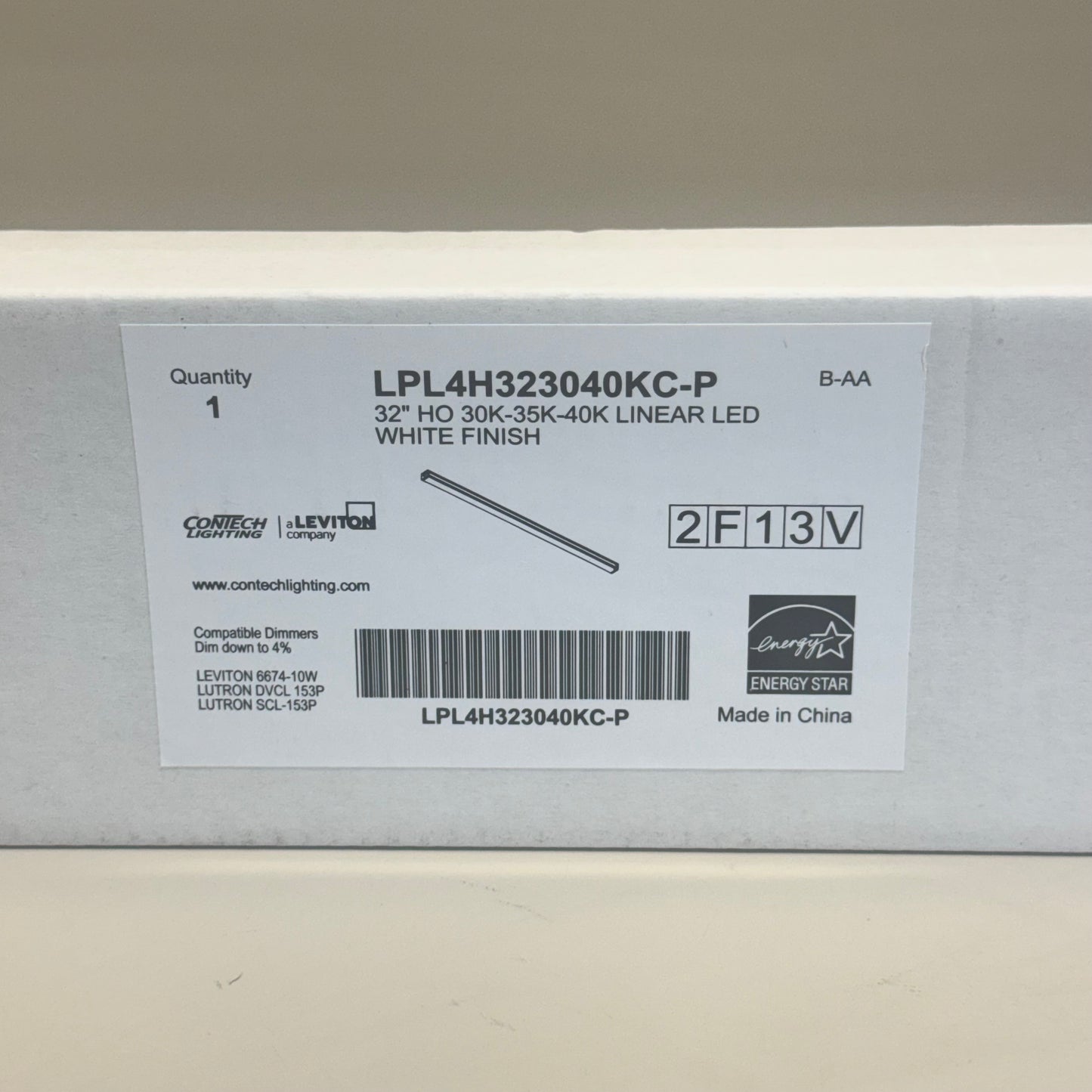 LEVITON 32” Ho 30K-35K-40K Linear LED Light Sz 32” L x 1” W LPL4H323040KC-P