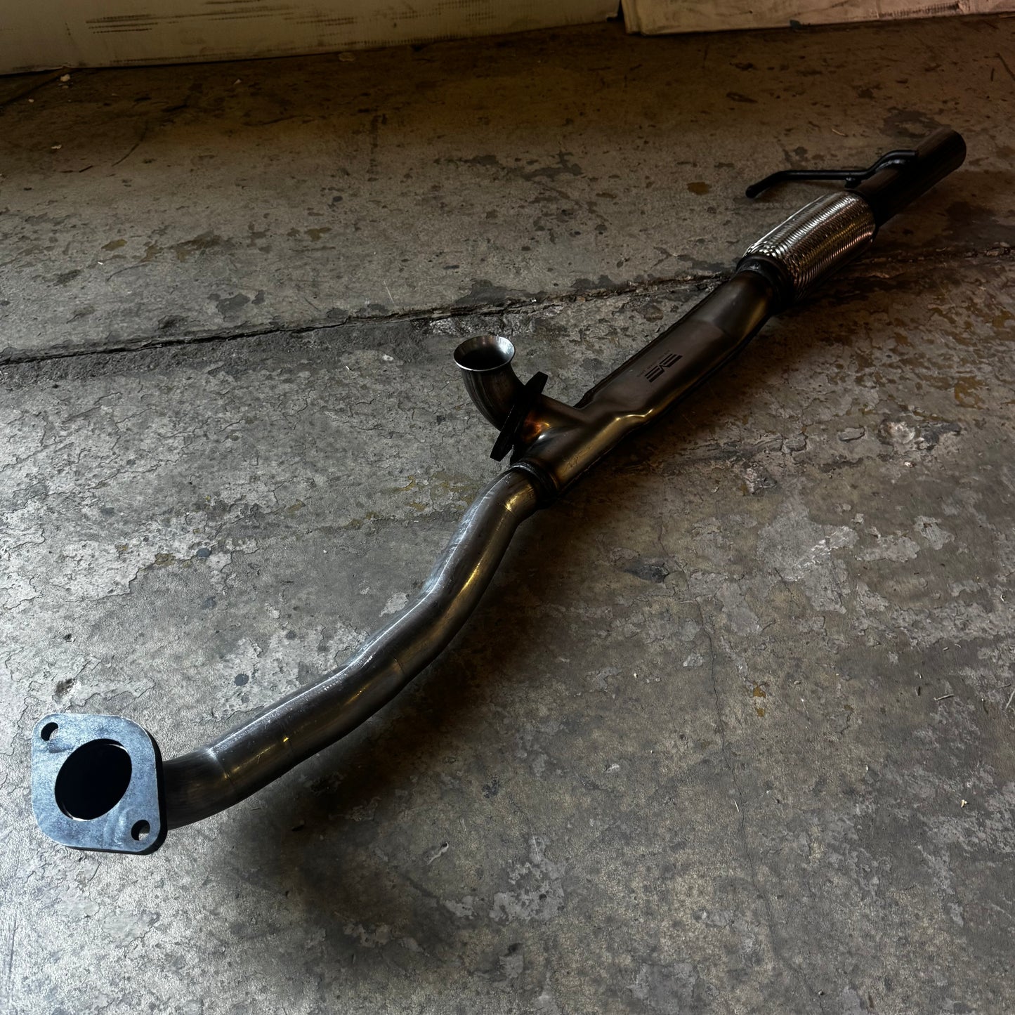 DORMAN Exhaust Crossover Pipe Compatible With Select Ford Models 50"L Gray 679-036