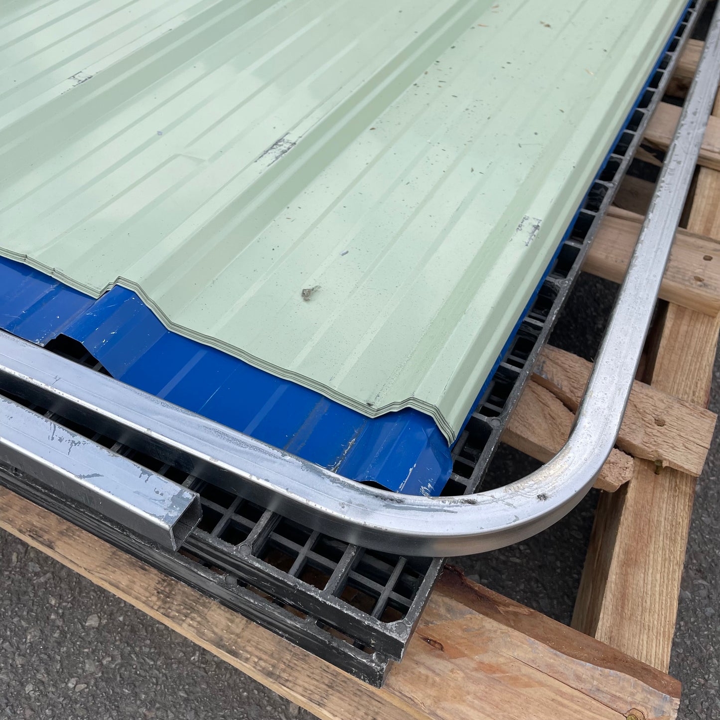 Z@ FARM & YARD 2 Bay Raised Safety Kennel