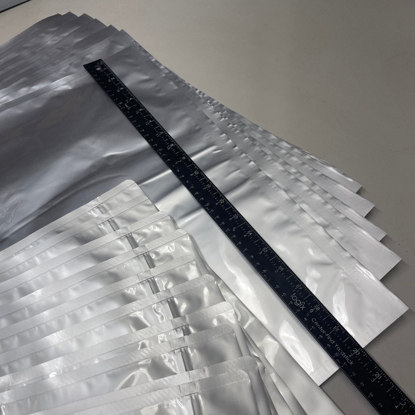 ZA@ 20 PACK! (2 Sizes: 10 of Each) Silver Foil Food Sealing Bags w/ Moisture Packs Sz 20”Wx30”L & 13”Wx18”L B