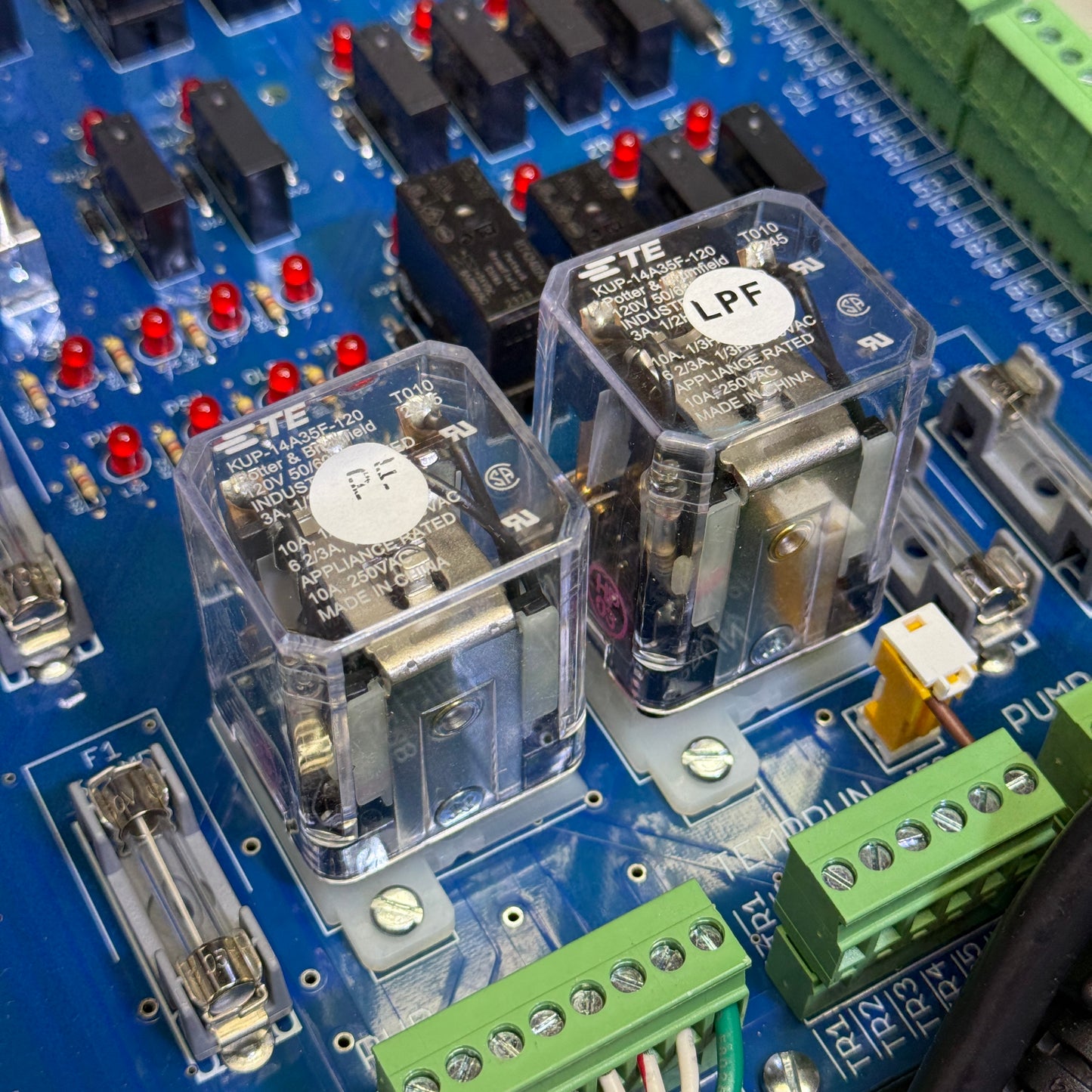 Microprocessor-Based Enclosed Elevator Control Panel w/ MITSUBISHI FR-D700 VFD