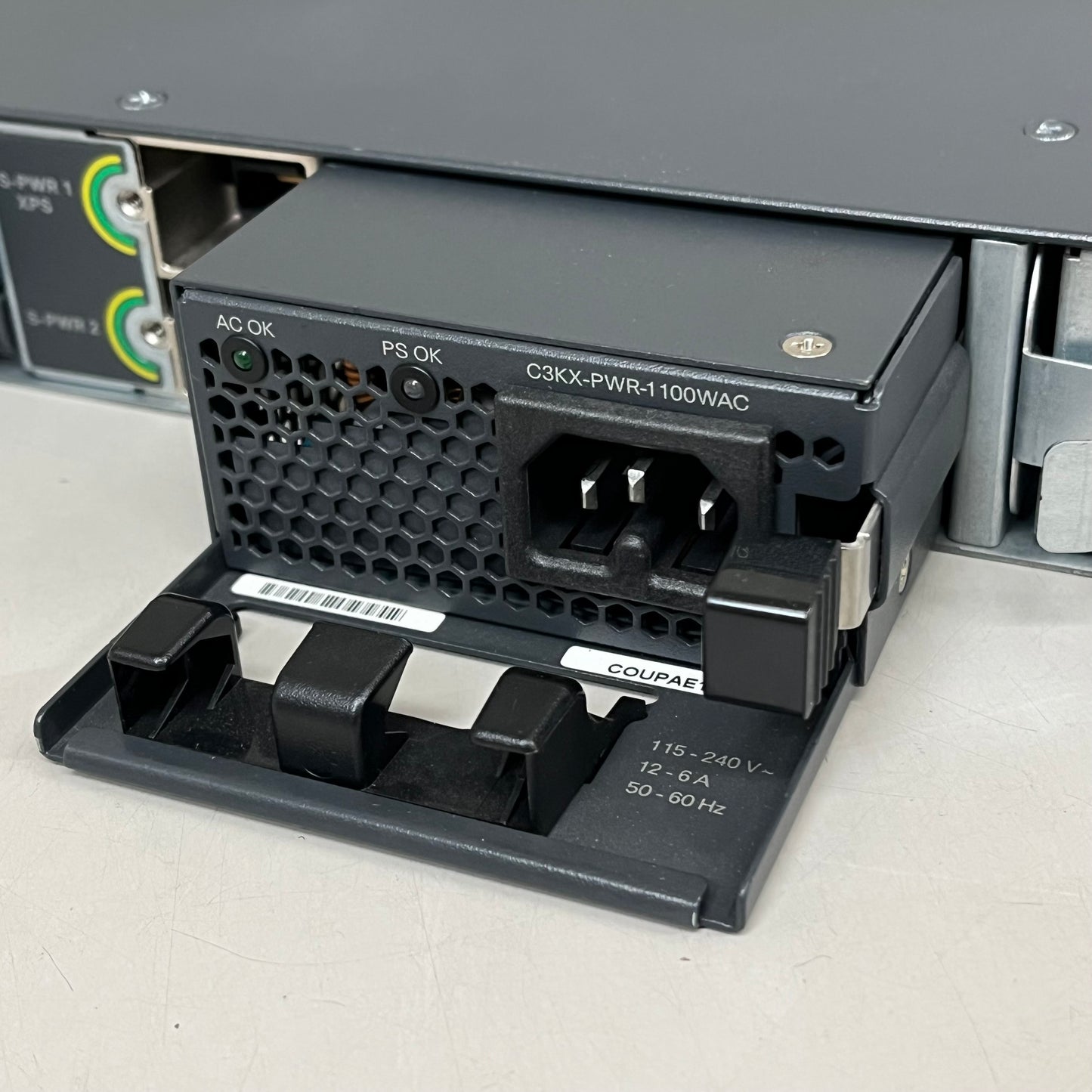 VARDATA Cisco Catalyst 3750-X Series PoE+ 48 Ports Gig Etherent WS-C3750X-48PF-S