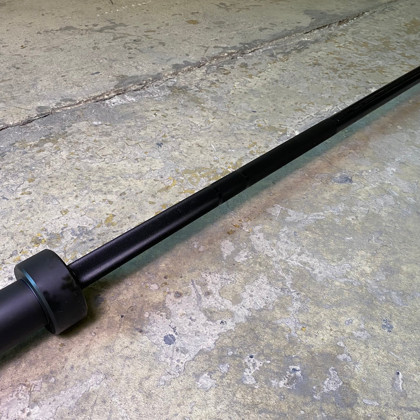 BETTER Weightlifting Bar Max 700 Lbs 87"L Black 0B86