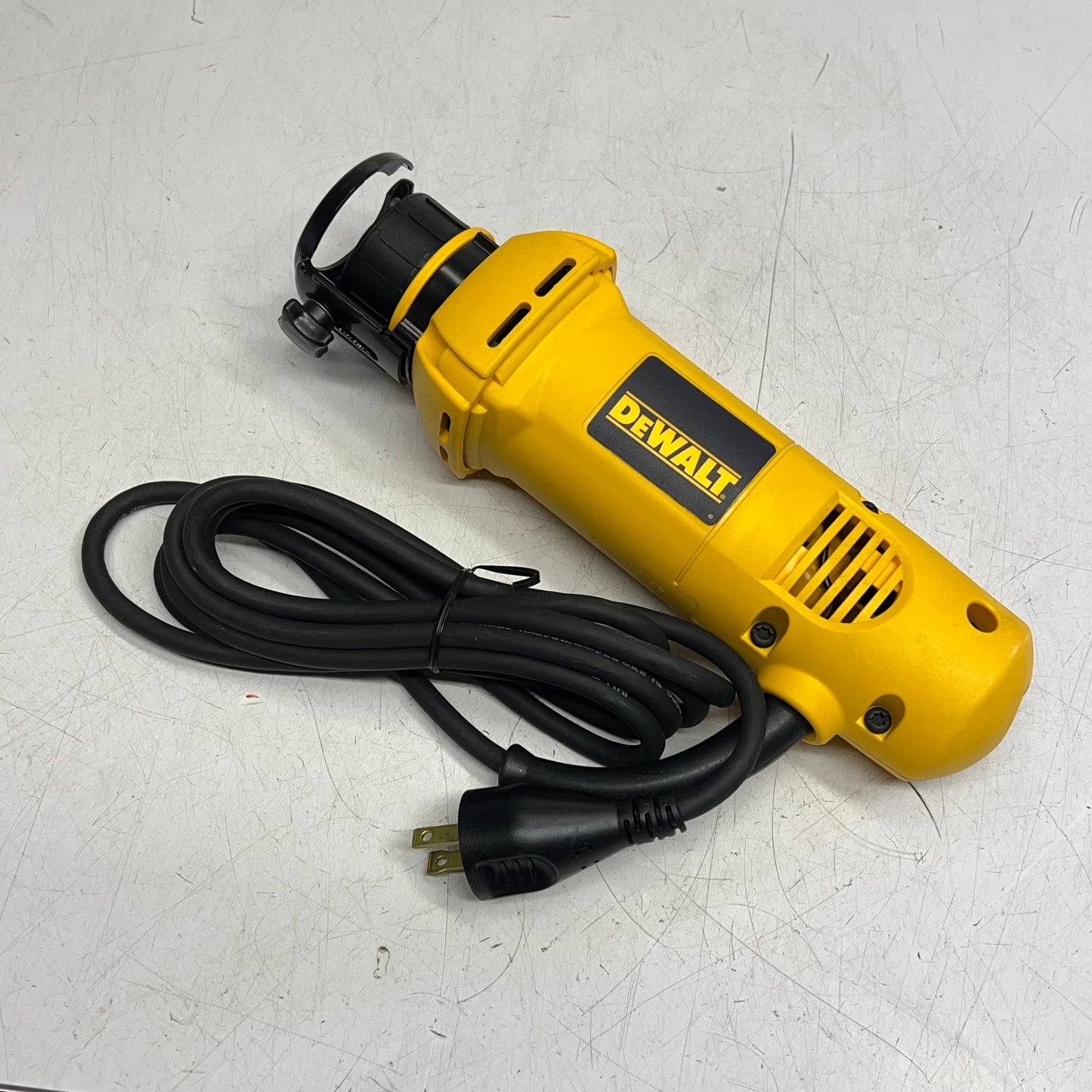 DEWALT Heavy Duty Cut-out Tool W/ Dust Shield  5Amp 30,000RPM Black/Yellow DW660