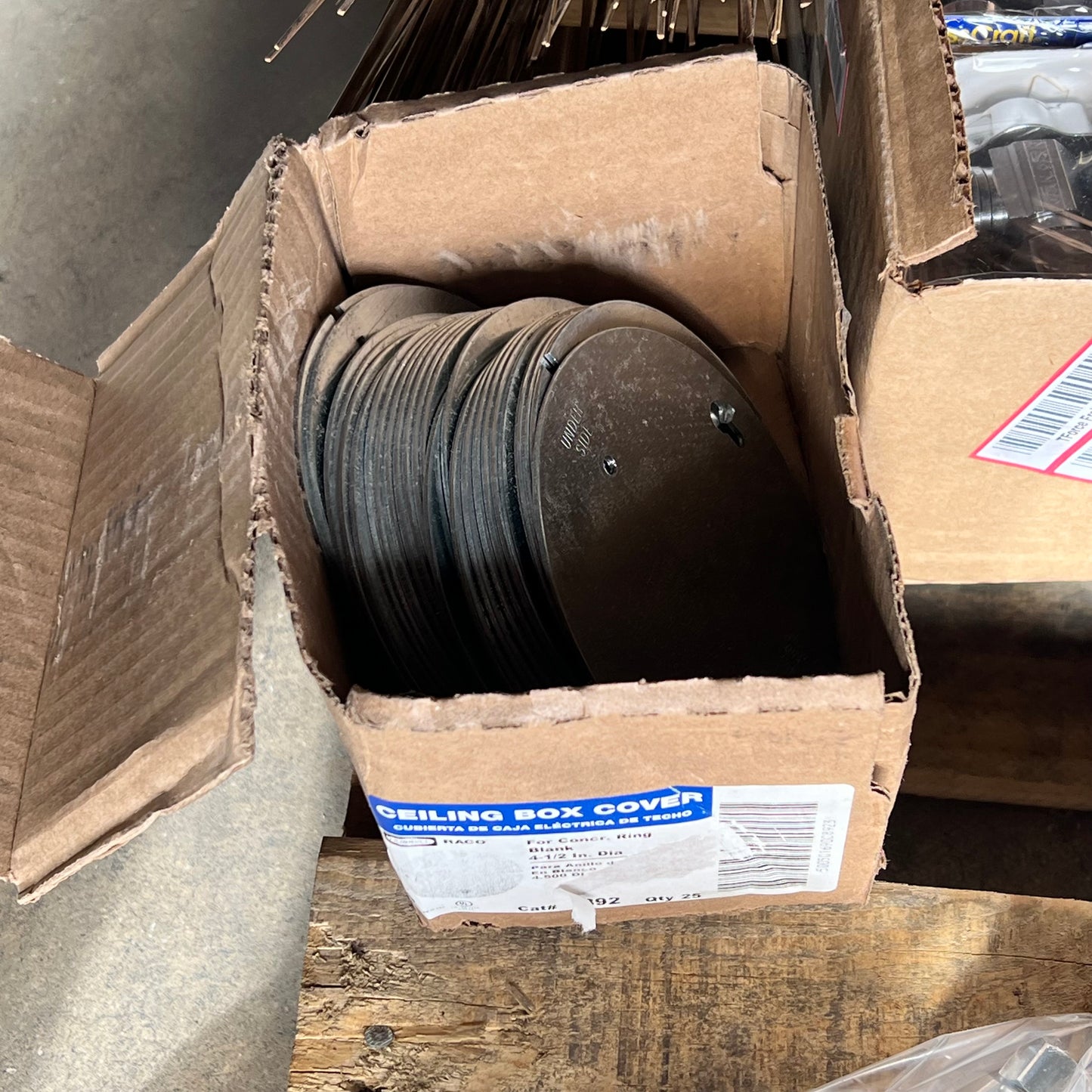ZA@ Pallet of MIXED Plumbing Hardware, O-rings, Tattoo Tubes, Pool Step, Toilet Seats & More!!!! (AS-IS)