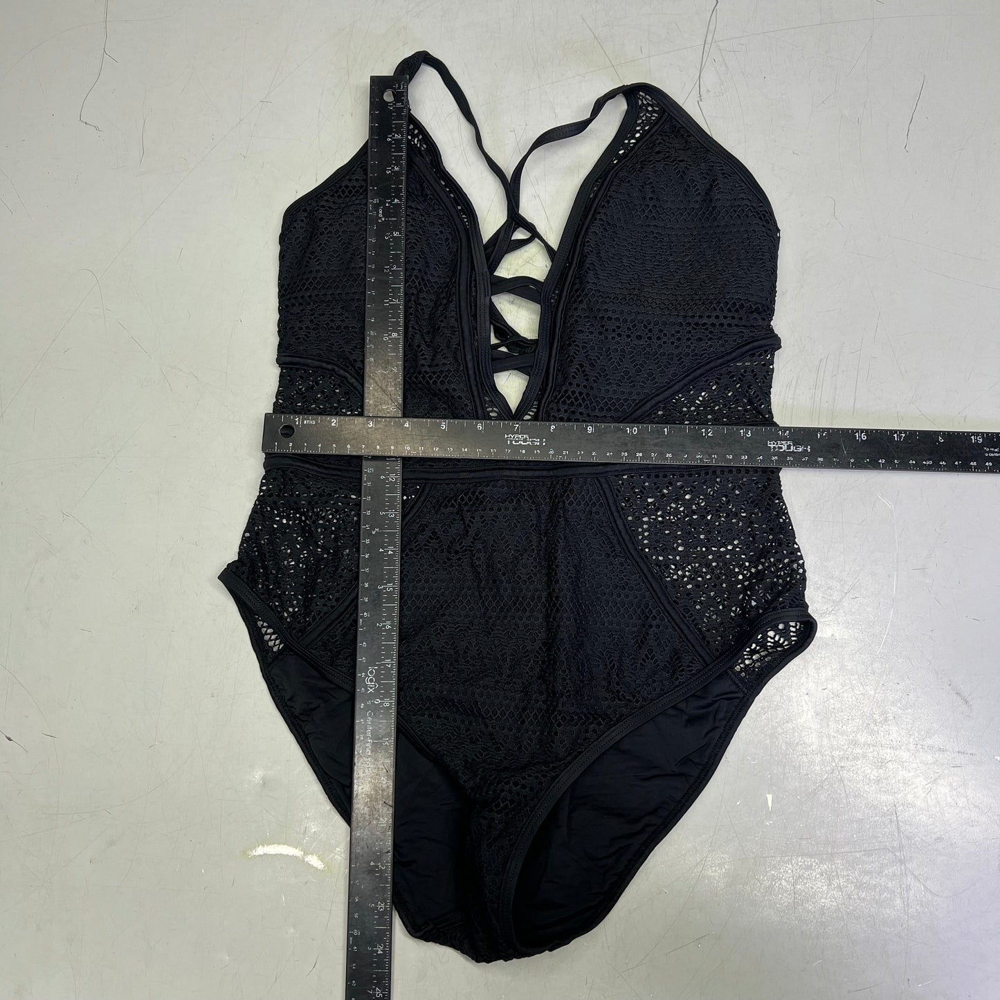 CHARMO Solid Cross Plunge Crochet One Piece Swimsuit Women's Sz M Black