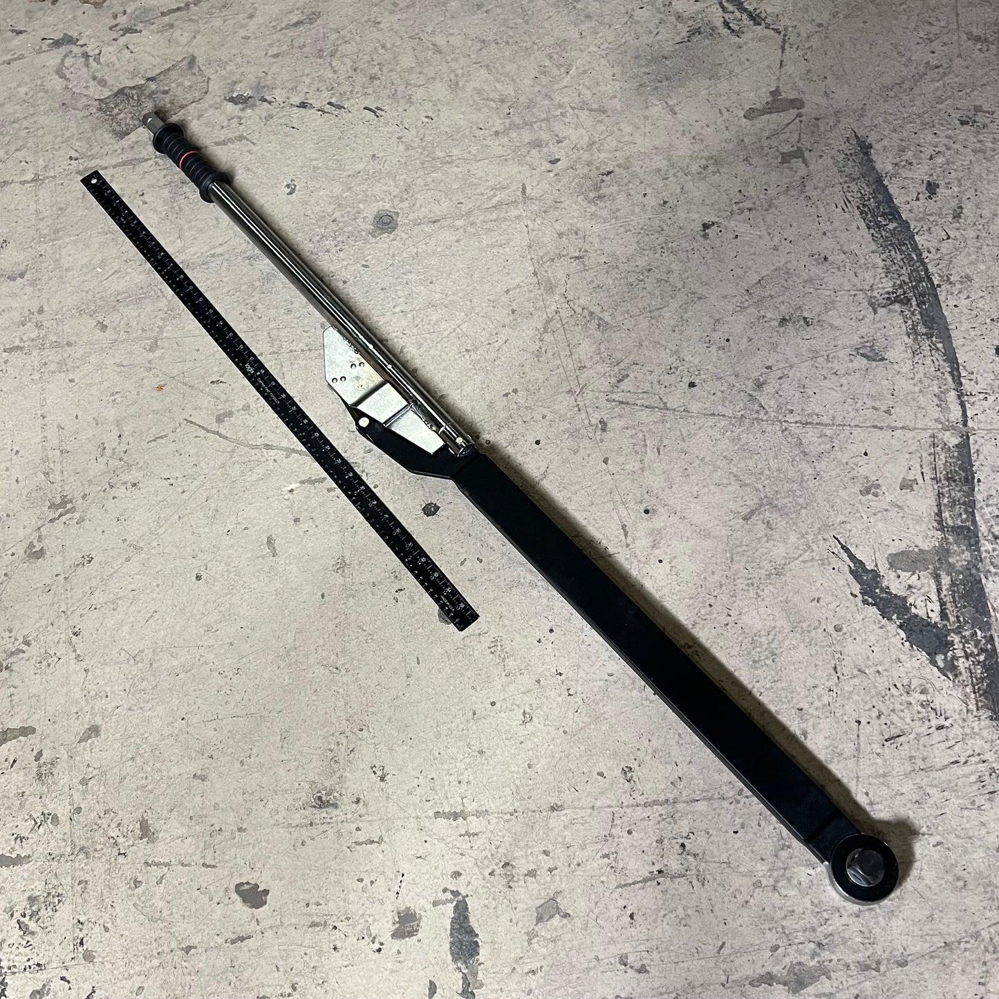 AME Robust Construction Break-a-way Torque Wrench 1" Drive 200-750' Lb 67751