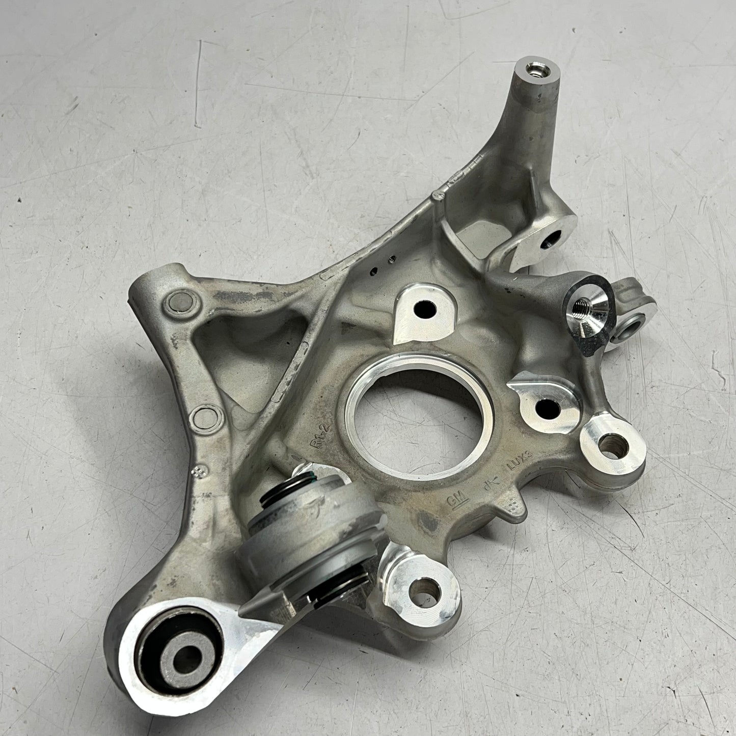 HONDA Genuine Oem Passenger Side Knuckle for 2024-25 Prologue  86589084