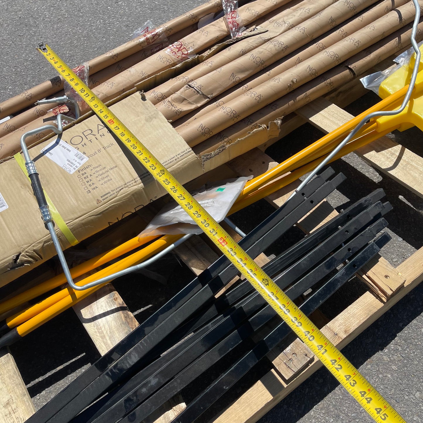 ZA@ Pallet of Light Fixtures Circuit Tracks, Black Steel Frame Pieces, & Brooms (AS-IS)