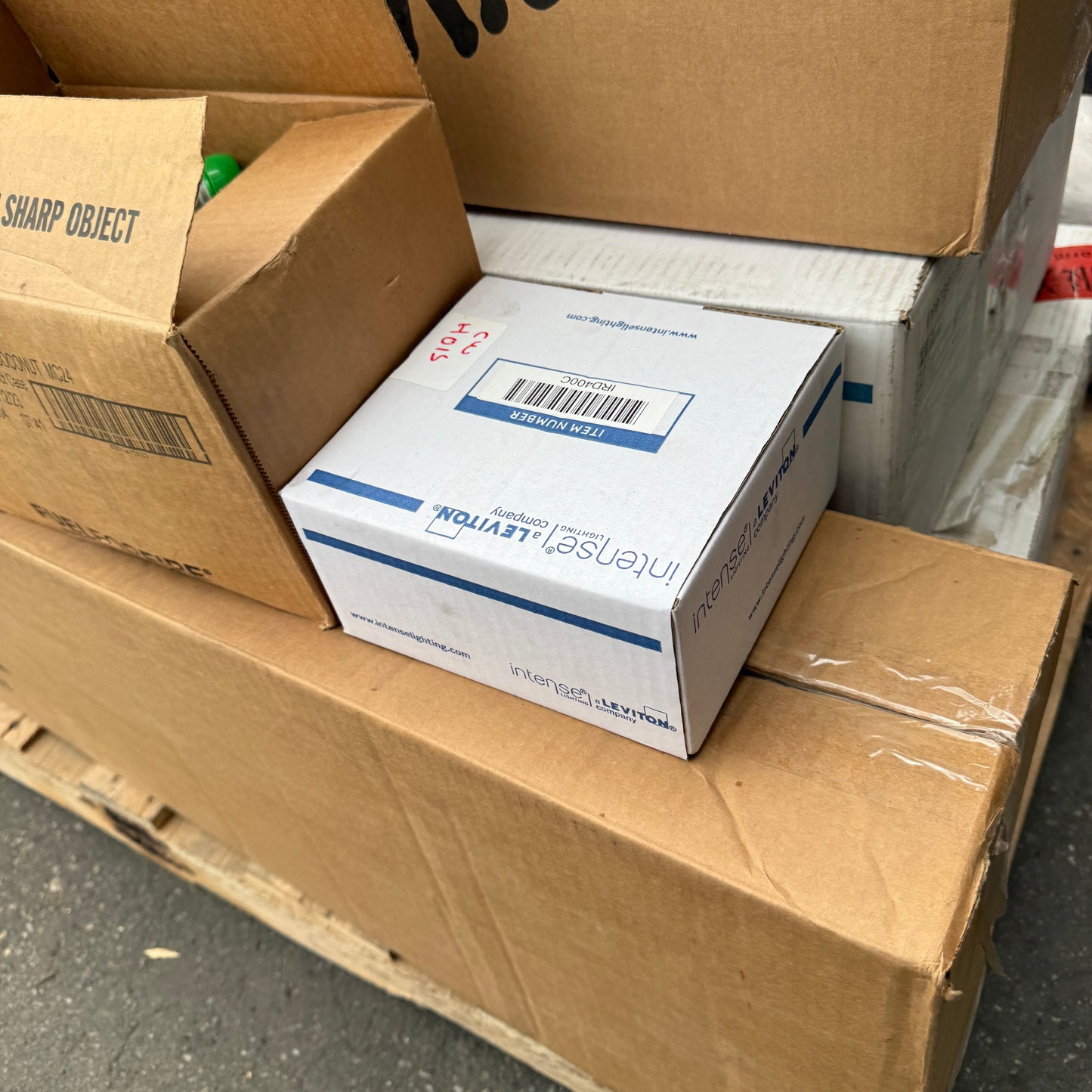 ZA@ Pallet of Large Fabric Roll, Dental Tips, Jug, USB Cables, Peanut Butter,TAKIS, & BOOST (all past Date) (AS-IS)