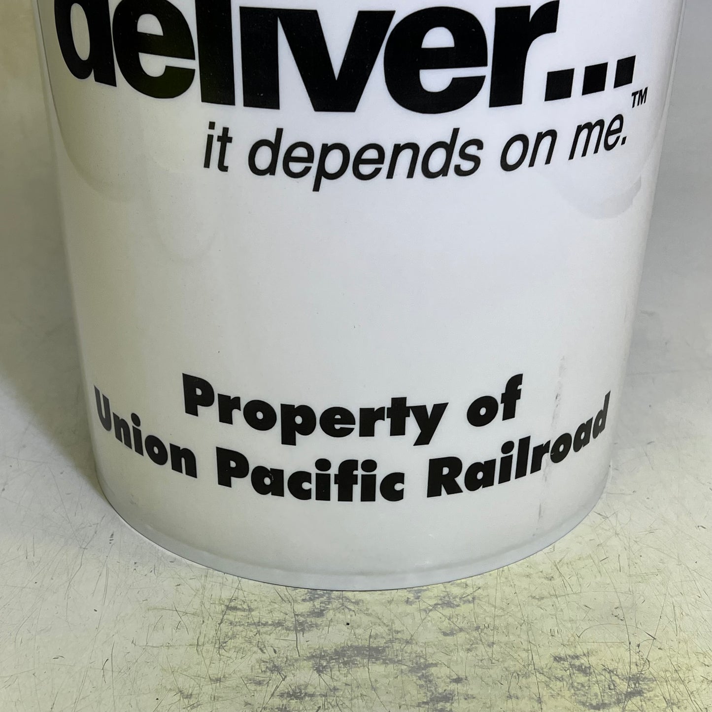 ZA@ UNION PACIFIC RAILROAD Ice Bucket Foam Lining & Lid W/ Plastic Lid Layer 6 Gal White/Black/Yellow
