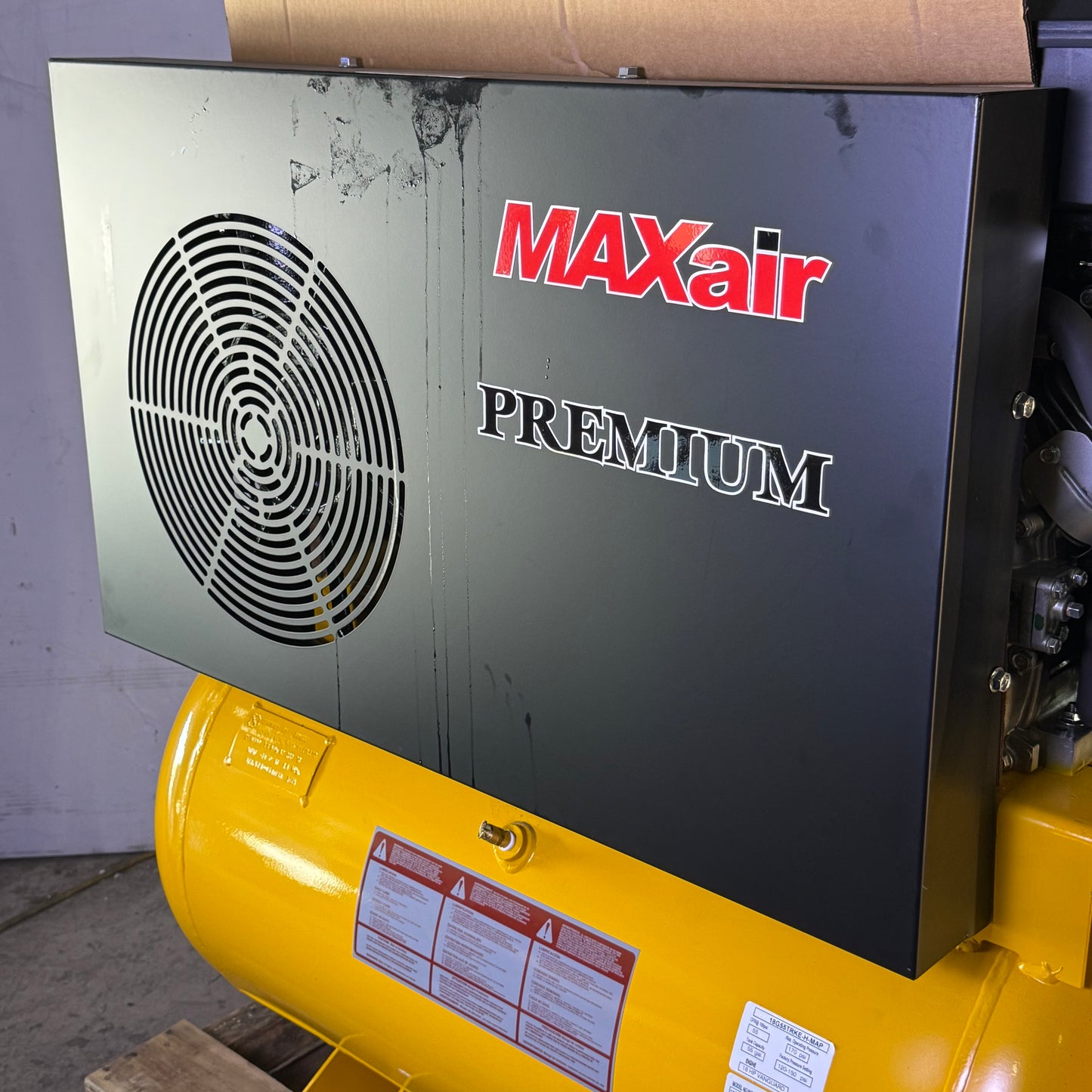 MAXAIR Premium Truck Mount Air Compressor - 18 HP, 55 Gal, 170 PSI 18G55TRKE-H-MAP (New Other, Distressed Box)