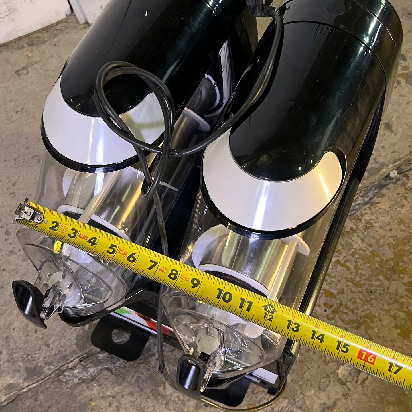 VOLLRATH Granita Machine Frozen Beverage Dispenser 1.58 Gal Bowls VCBA128-302 (AS-IS, Damage to the ventilation grille)