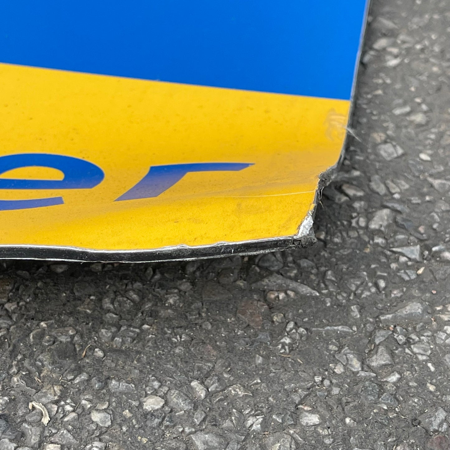 ZA@ Pallet of MIXED Scrap Aluminum Sign 60” x 59” ~18 lbs (AS-IS)