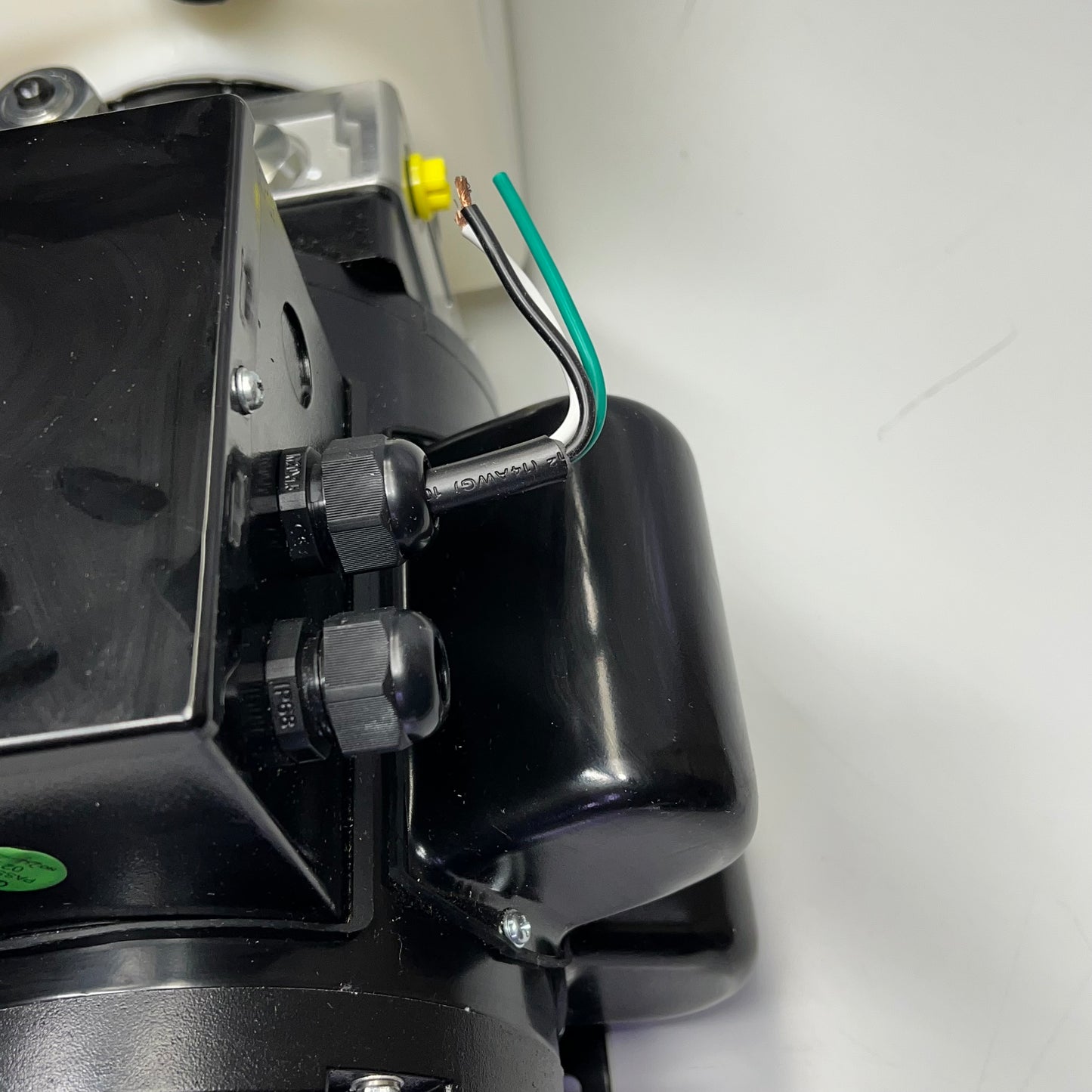 VIBO Hydraulic Power Unit 3360rpm 11 Liter Tank 200 V 60 Hz Black VAPU-220V-11L