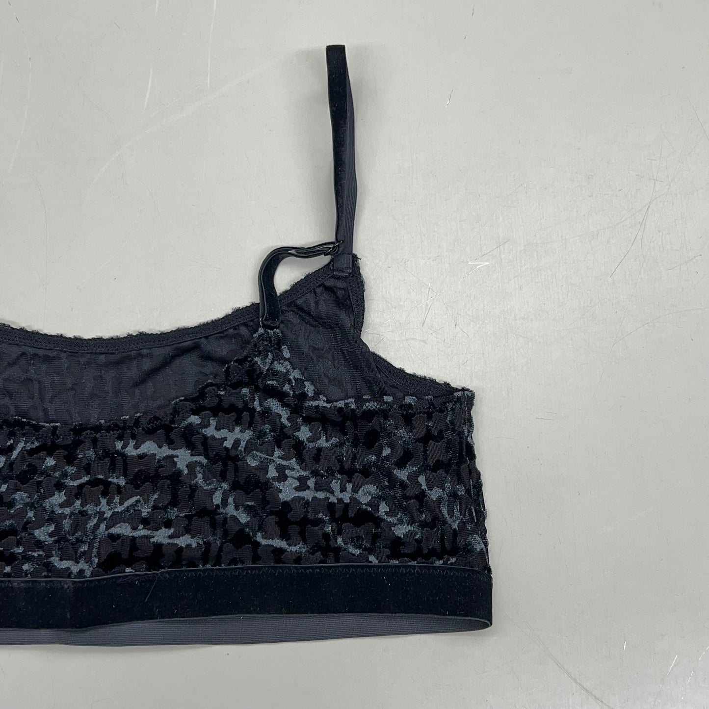 SKIMS Wireless Velvet Mesh Scoop Logo Bra Women's Sz M Soot BR-BRA-0938