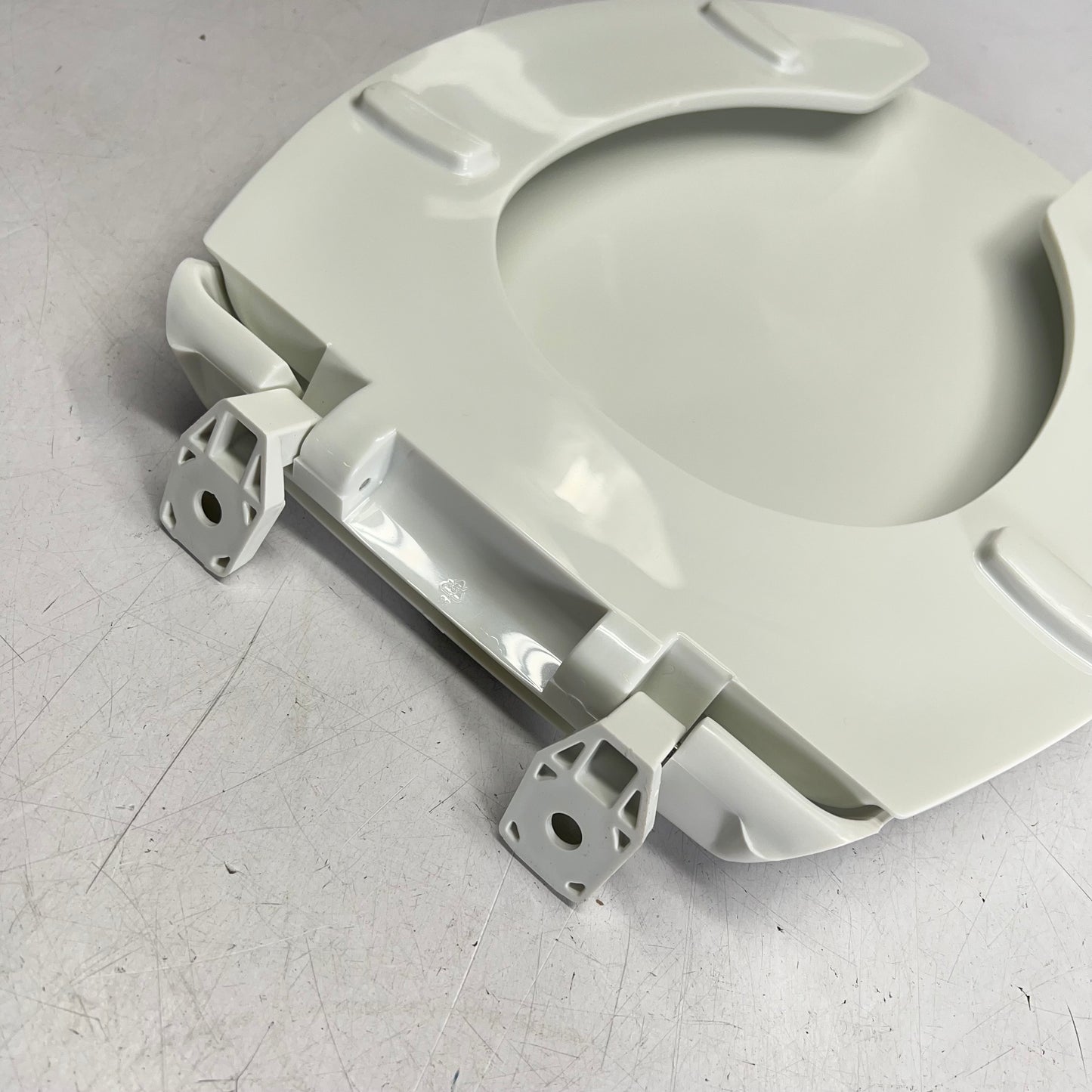 BEMIS Heavy Duty Toilet Seat Elongated  5.5" Bolt Spread 18.5" L White 2P891