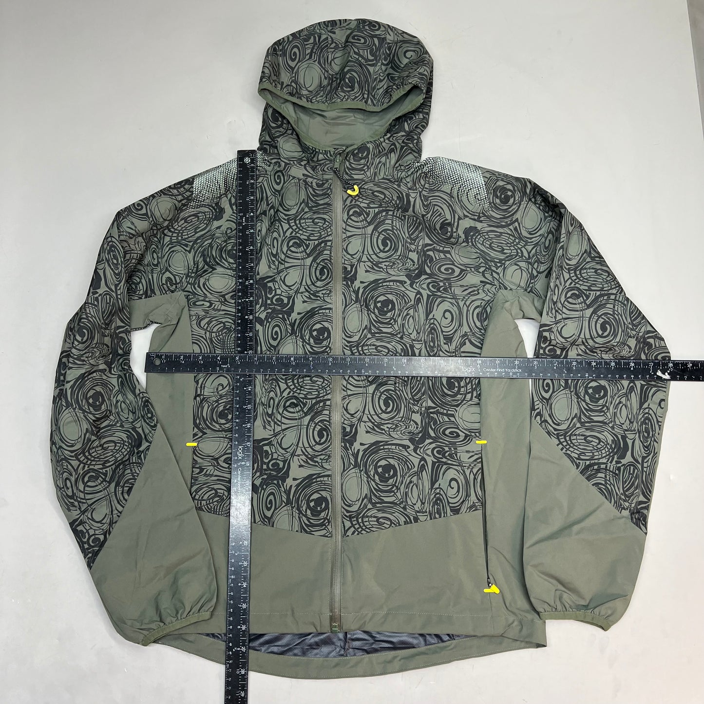 BMW Waterproof Lightweight Active Jacket Full Zip Mens Sz M Olive Scribble Print