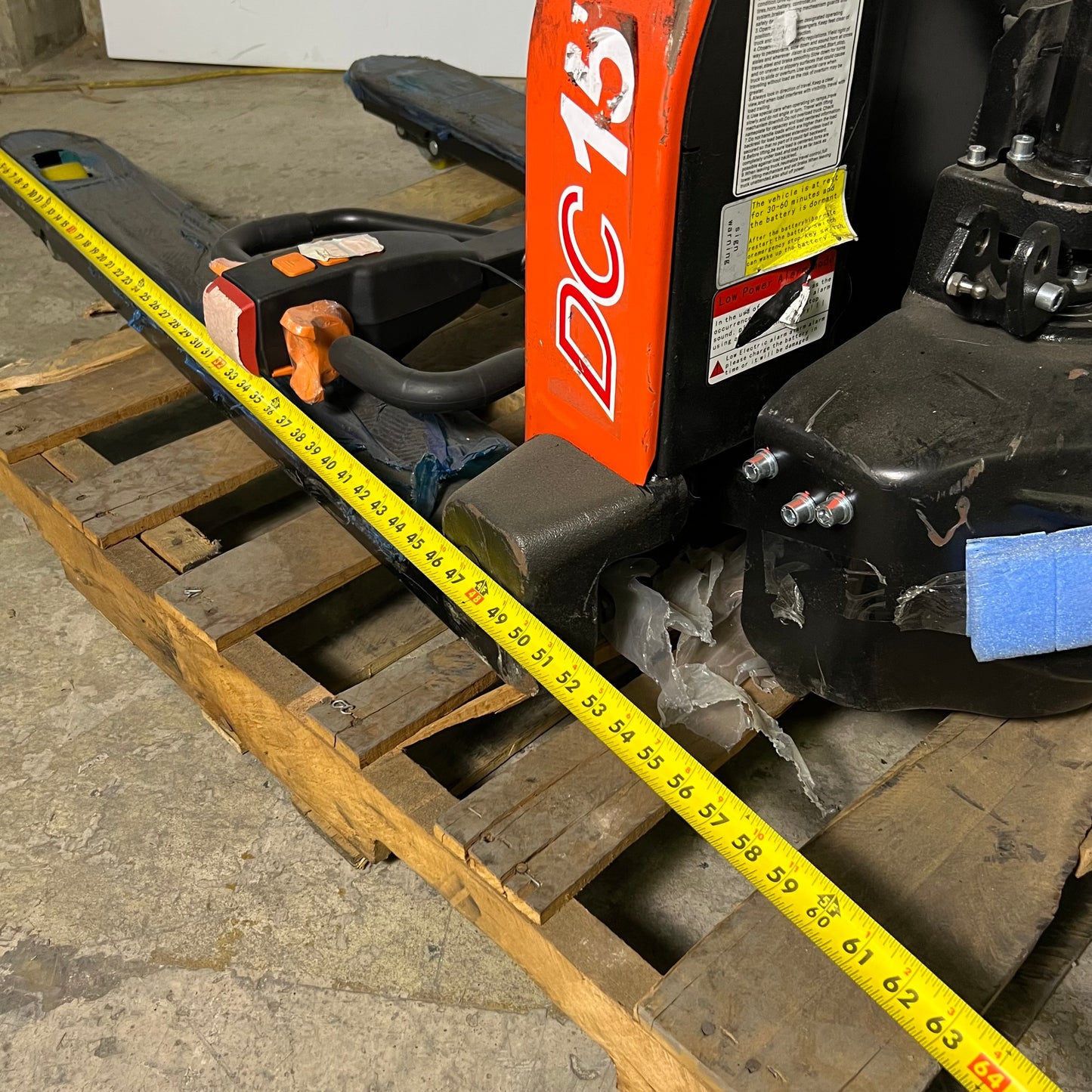 HELI Fully Electric Pallet Jack Truck 3300 lbs Sz 27" W x 60" L CBD15J