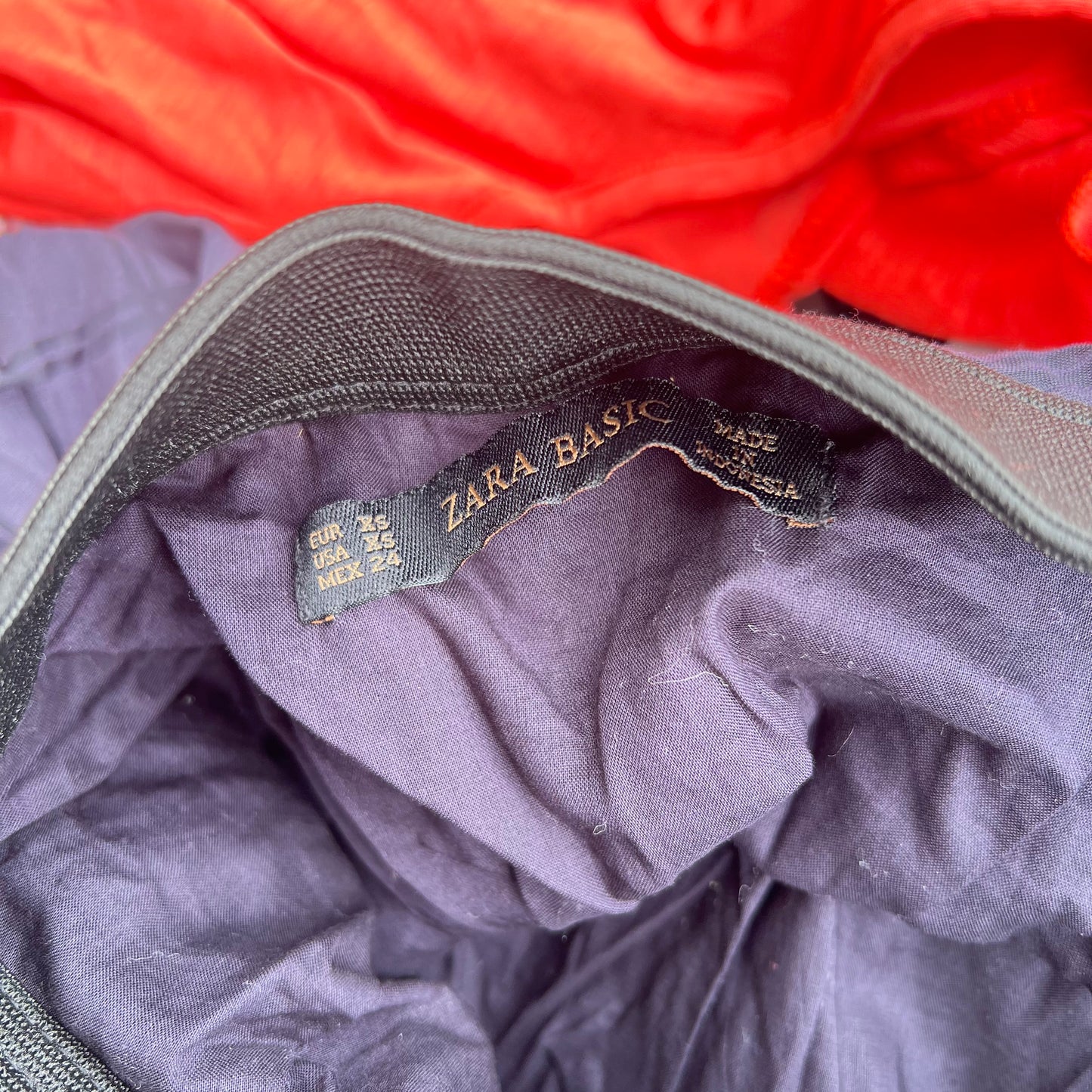 ZA@ Pallet of MIXED Assorted Clothing Men's, Women's & Childrens  (AS-IS)