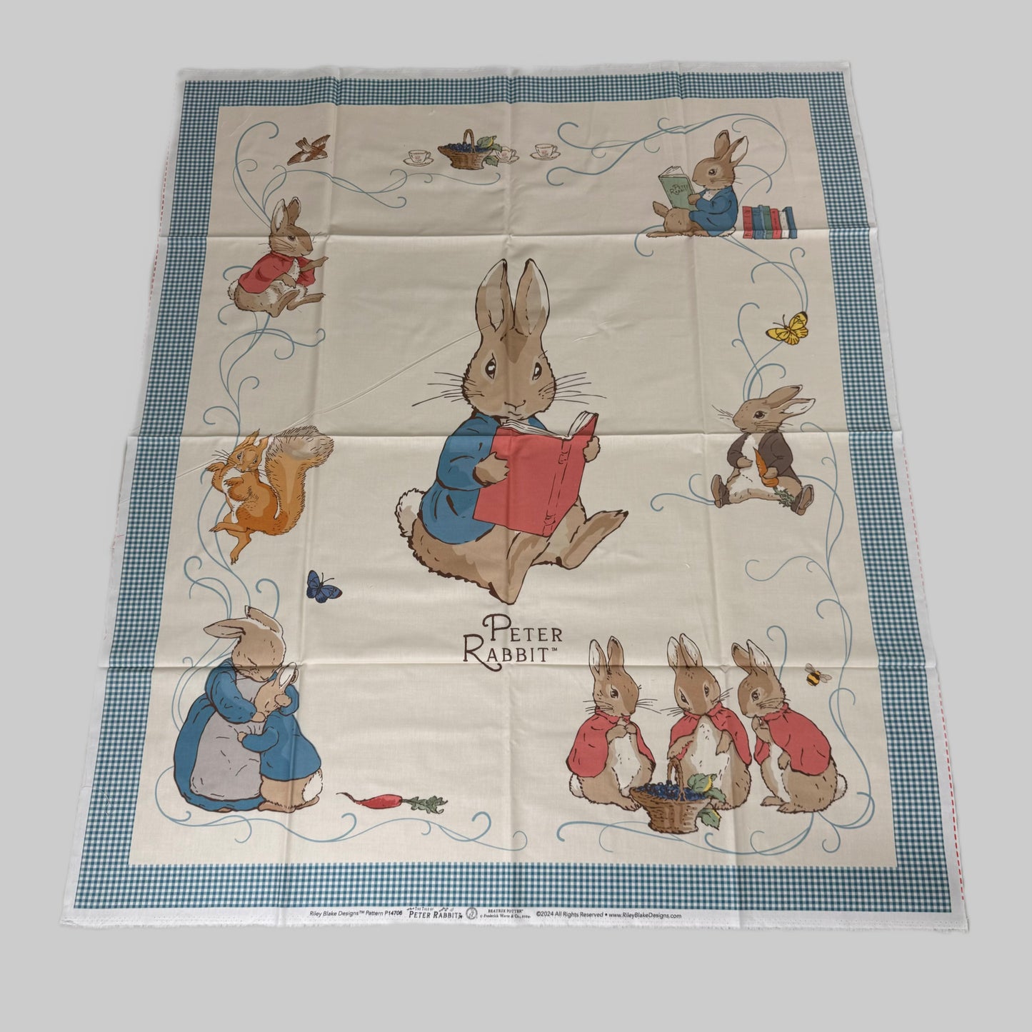 RILEY BLAKE DESIGN The Tale of Peter Rabbit Fabric 6 Cuts of 1 Yd Blue 1Yd14700B