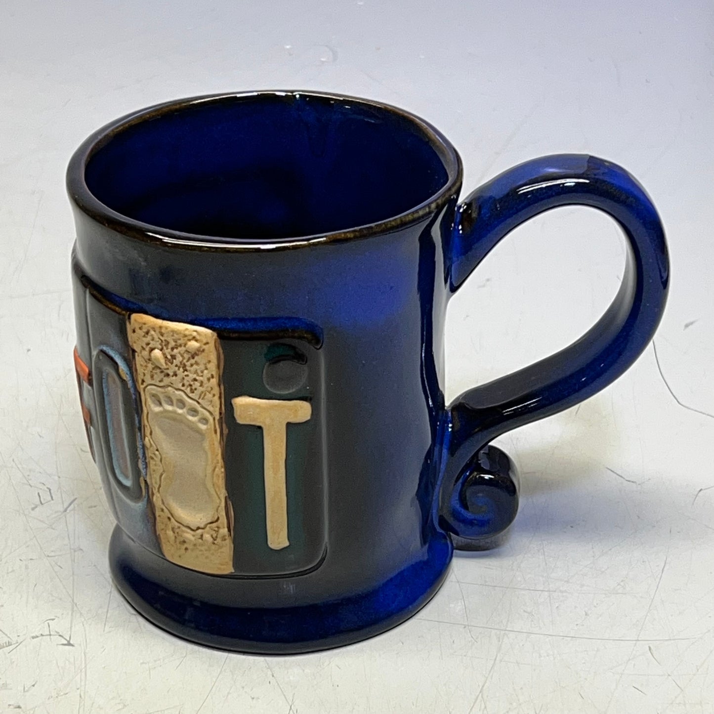 ZA@ CKI Big Foot License Plate Pottery Mug 4.5"L x 3.5" Dia Rim Blue MUGLP-CK-06 E