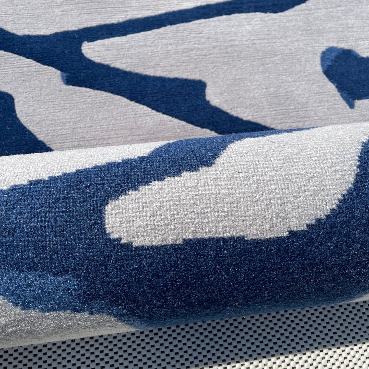 THE RUG COMPANY Bridge Modern Hand Woven Tibetan Wool Rug Roll 16’ x 12' Grey/Blue