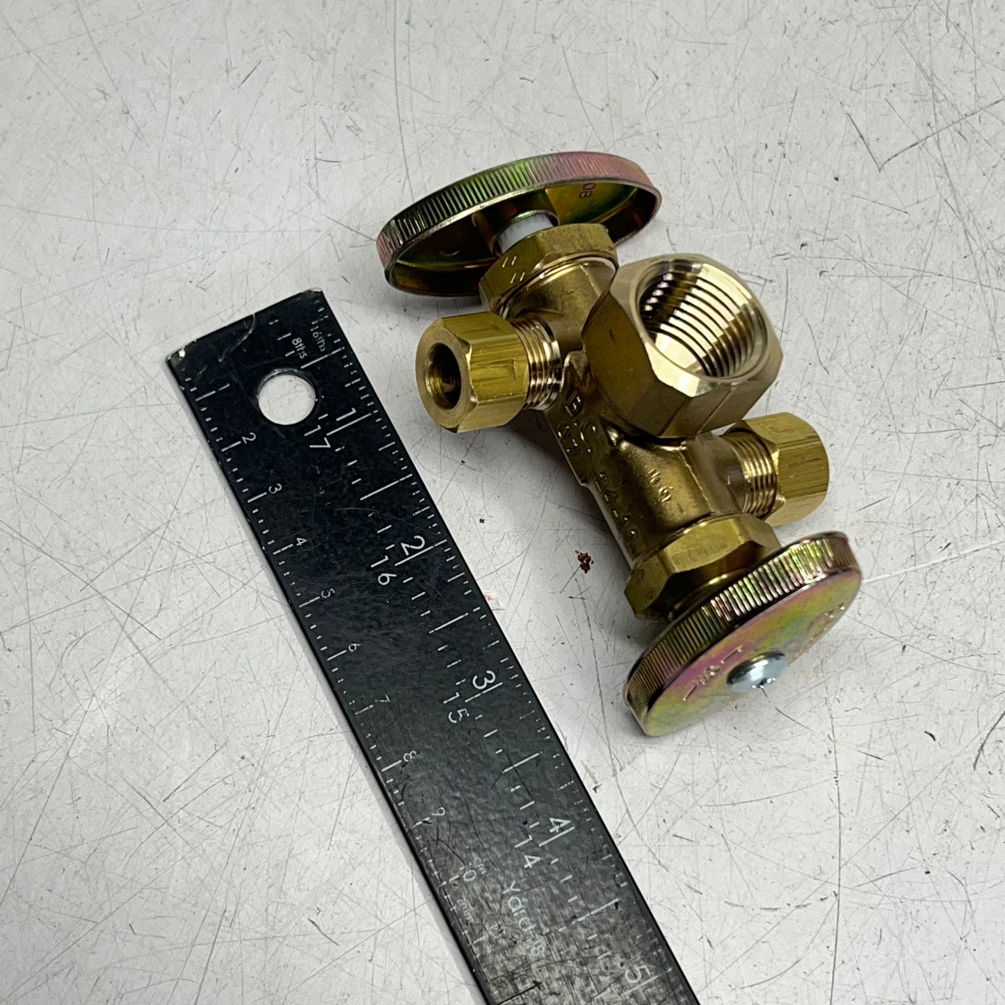 BRASS CRAFT Dual Outlet Shut-off Valve 1/2" FIP Inlet x 3/8" OD CMP R1701DVX R