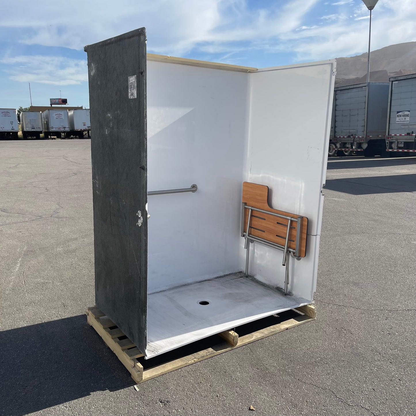 ZA@ Pallet of FIBER CARE BATHS Shower Unit White (Damaged)(A)