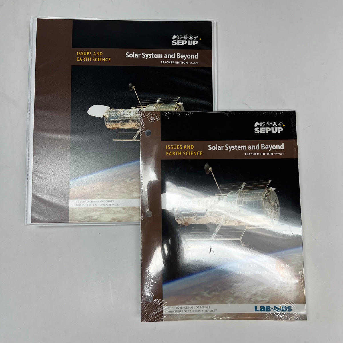 LAB AIDS Issues & Earth Science Solar System & Beyond Teachers Edition & Binder