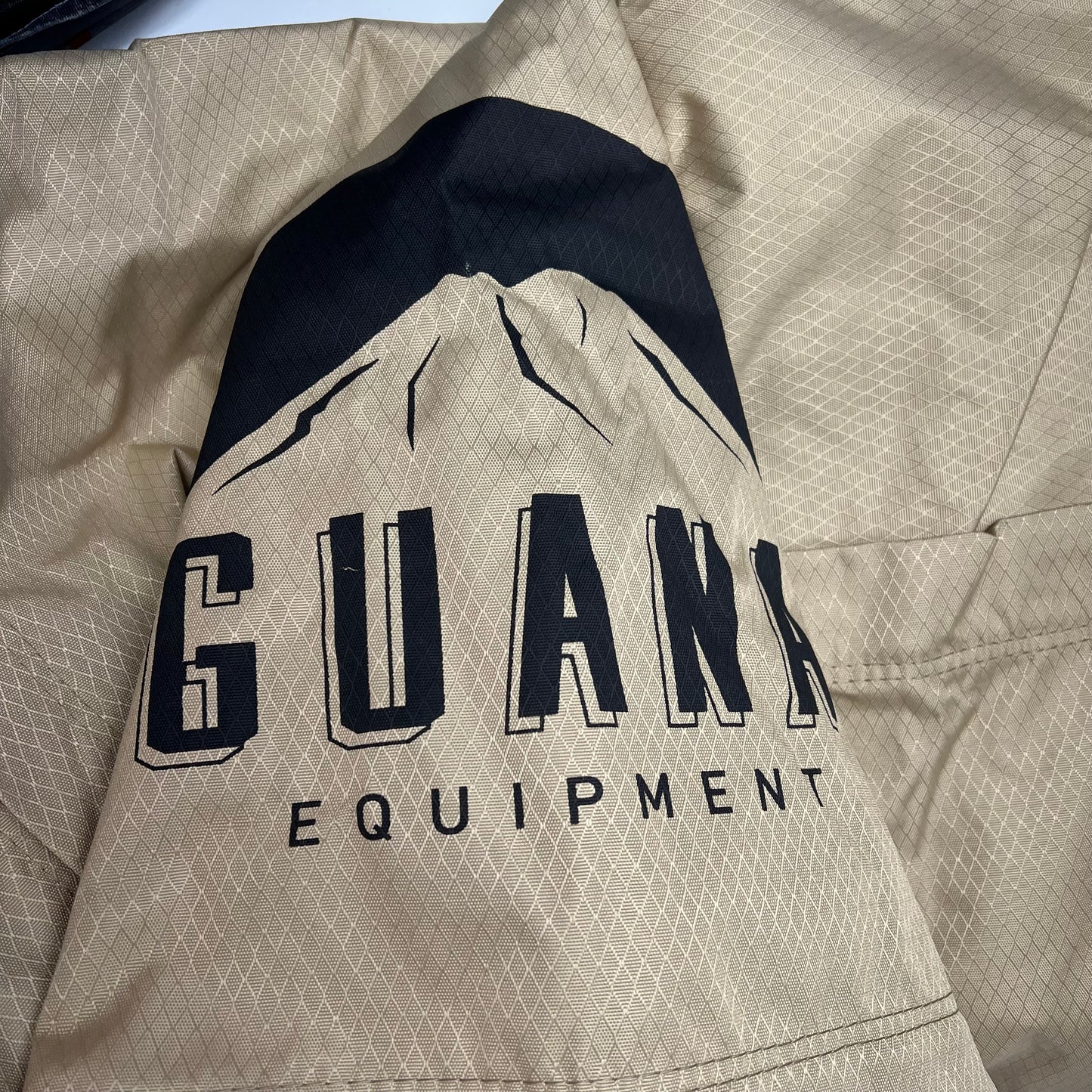 GUANA EQUIPMENT Campers Softshell Rooftop Tent Waterproof Polyester  72"W SRT01E-72